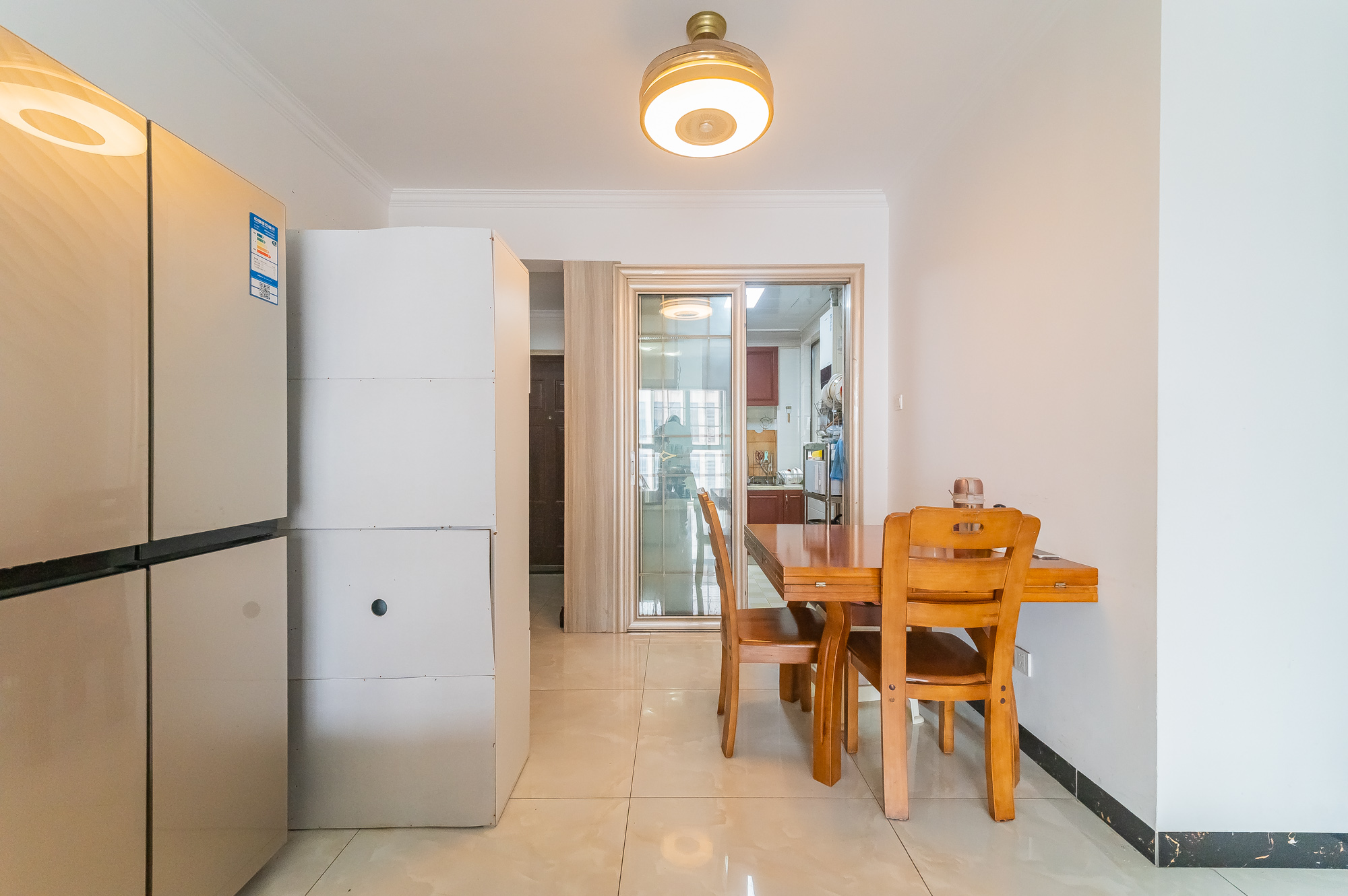 华润置地广场二期  3室2厅1卫    81.8万 华润置地广场二期  3室2厅1卫    81.8万客厅