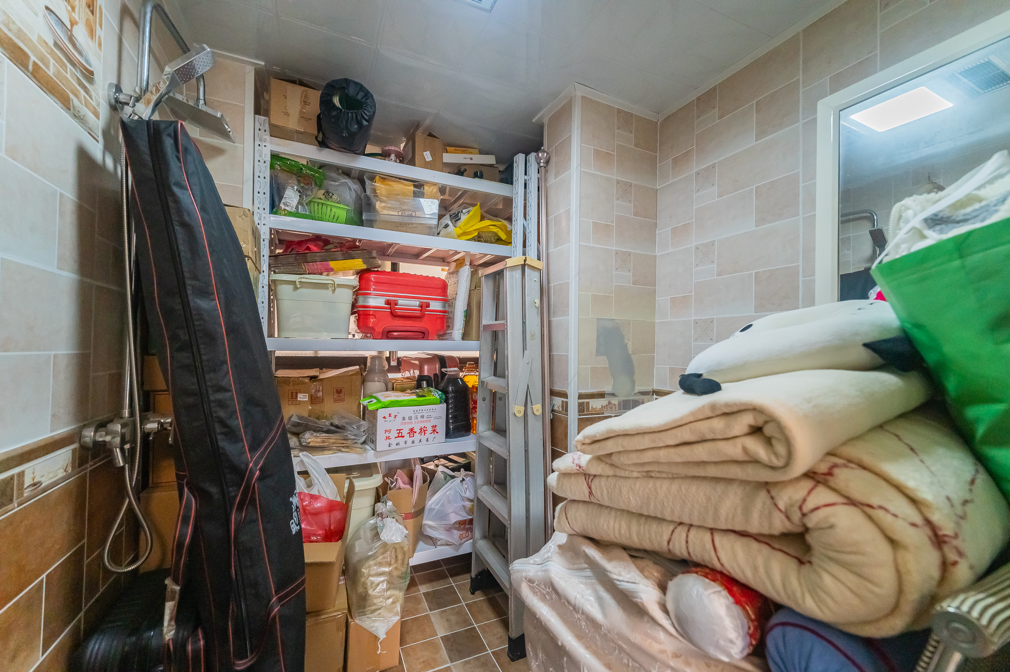 华润置地广场二期  3室2厅1卫    81.8万 华润置地广场二期  3室2厅1卫    81.8万卫生间