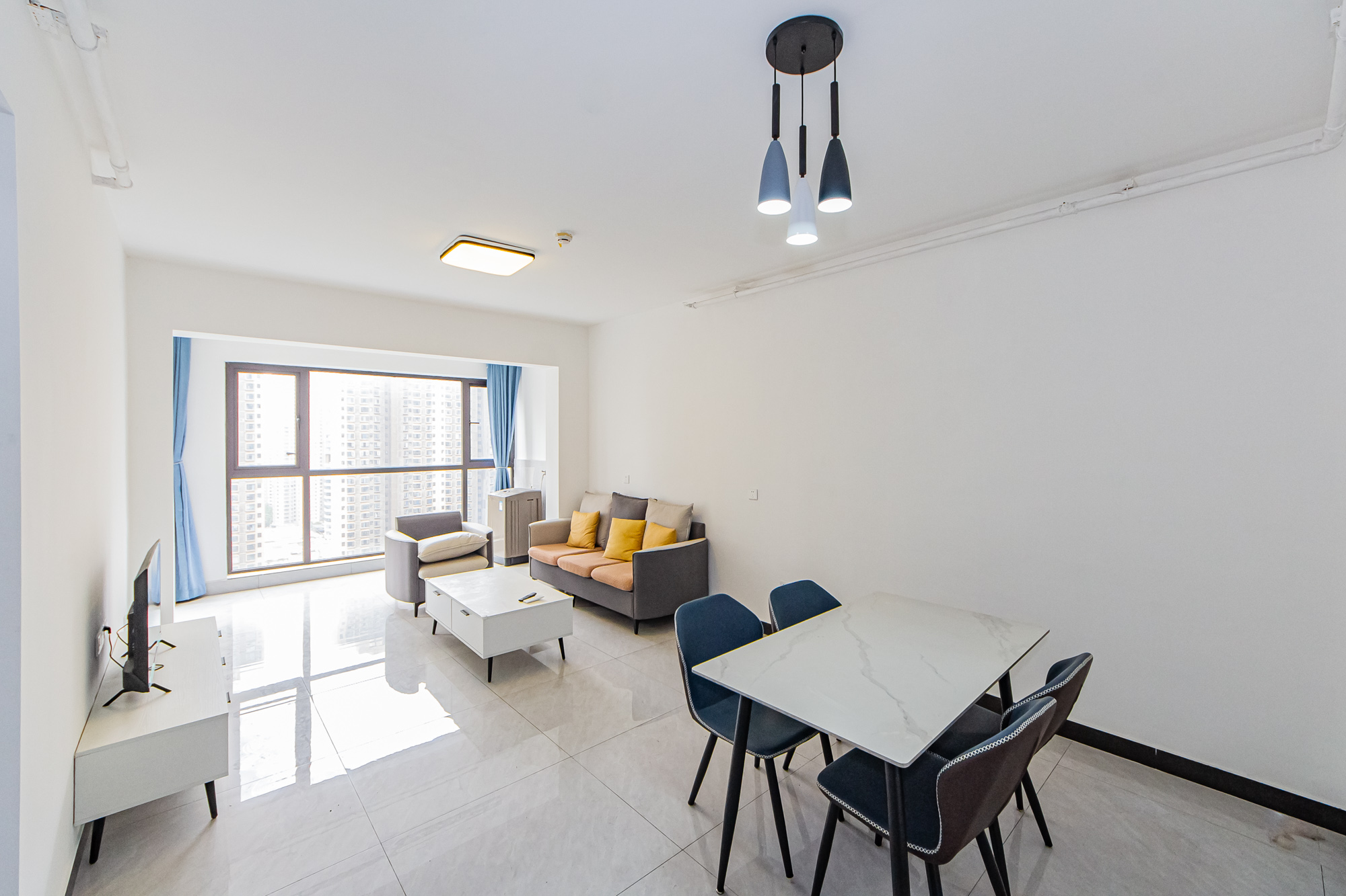 北辰三角洲C2区  3室2厅1卫    145.0万客厅