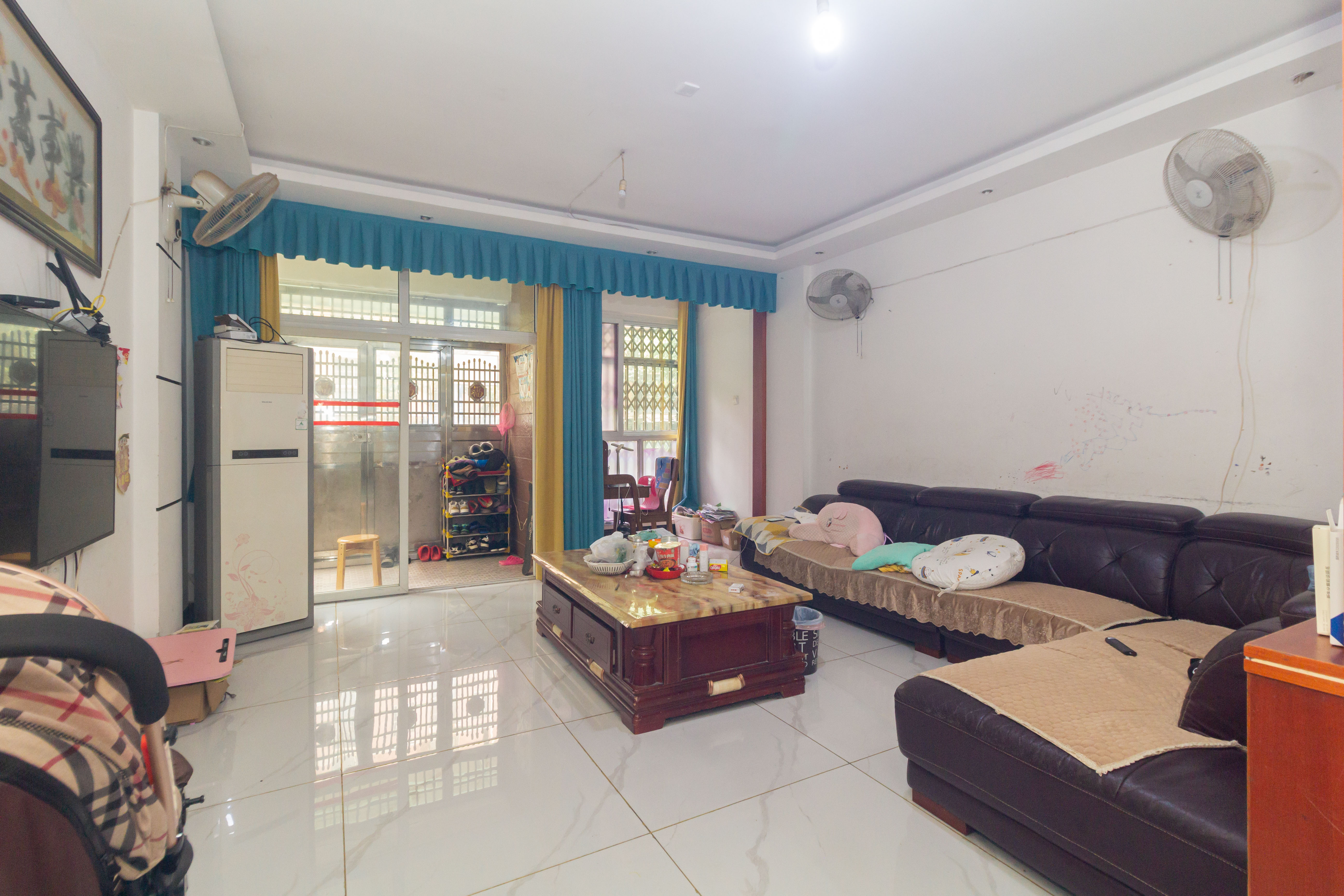 星城国际 4室2厅2卫 94.8万 星城国际 4室2厅2卫 94.8万客厅