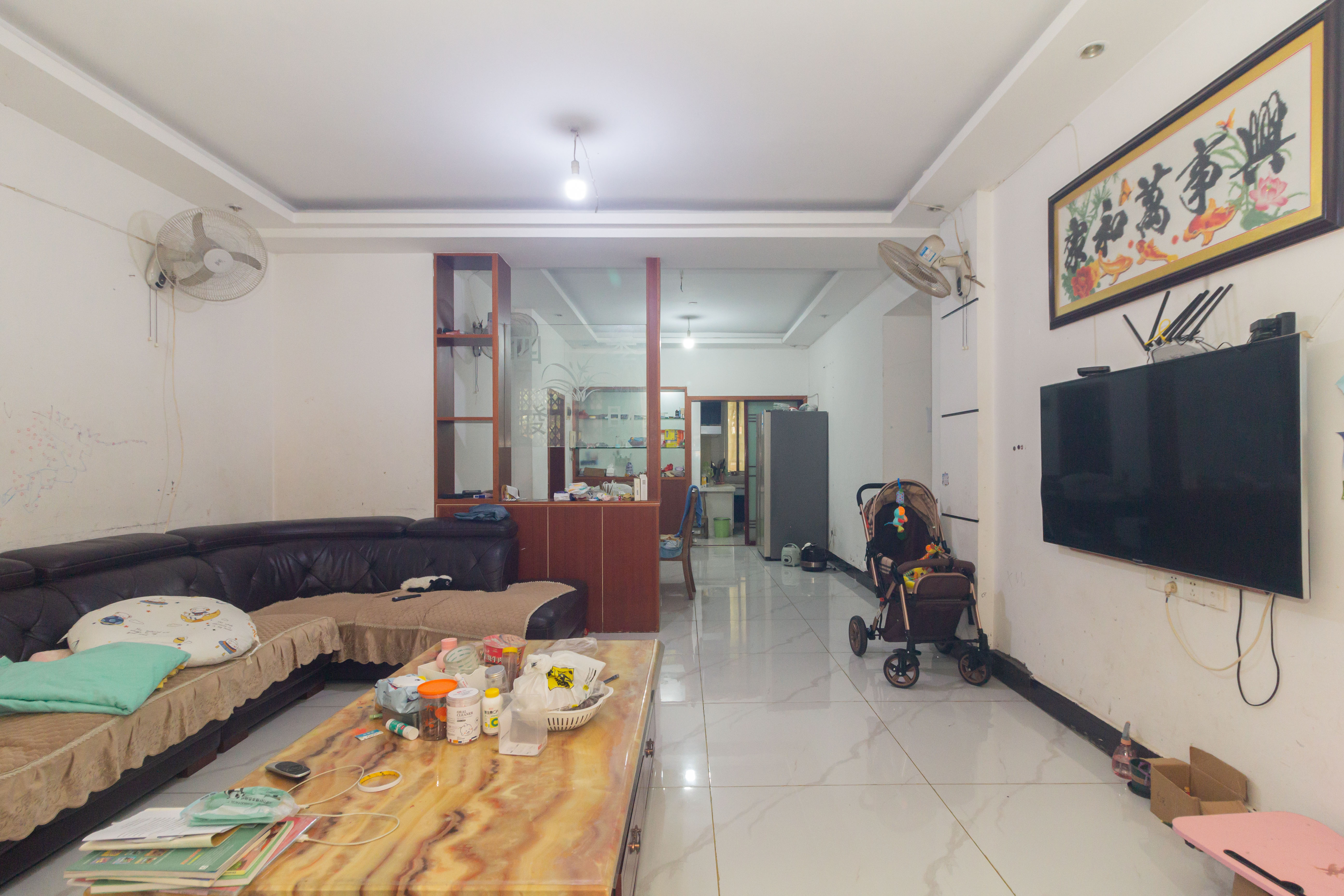 星城国际 4室2厅2卫 94.8万 星城国际 4室2厅2卫 94.8万客厅