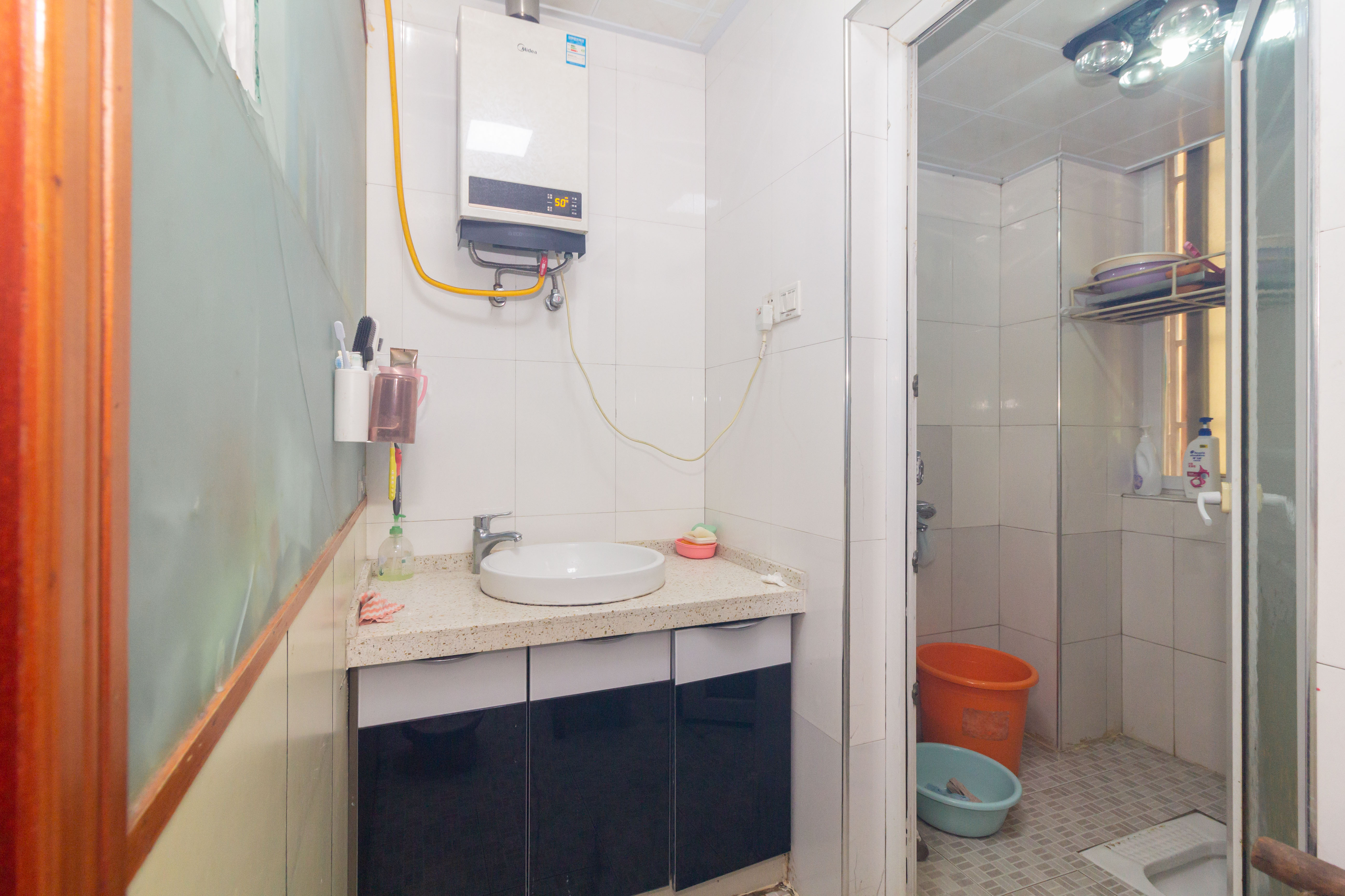 星城国际 4室2厅2卫 94.8万 星城国际 4室2厅2卫 94.8万卫生间