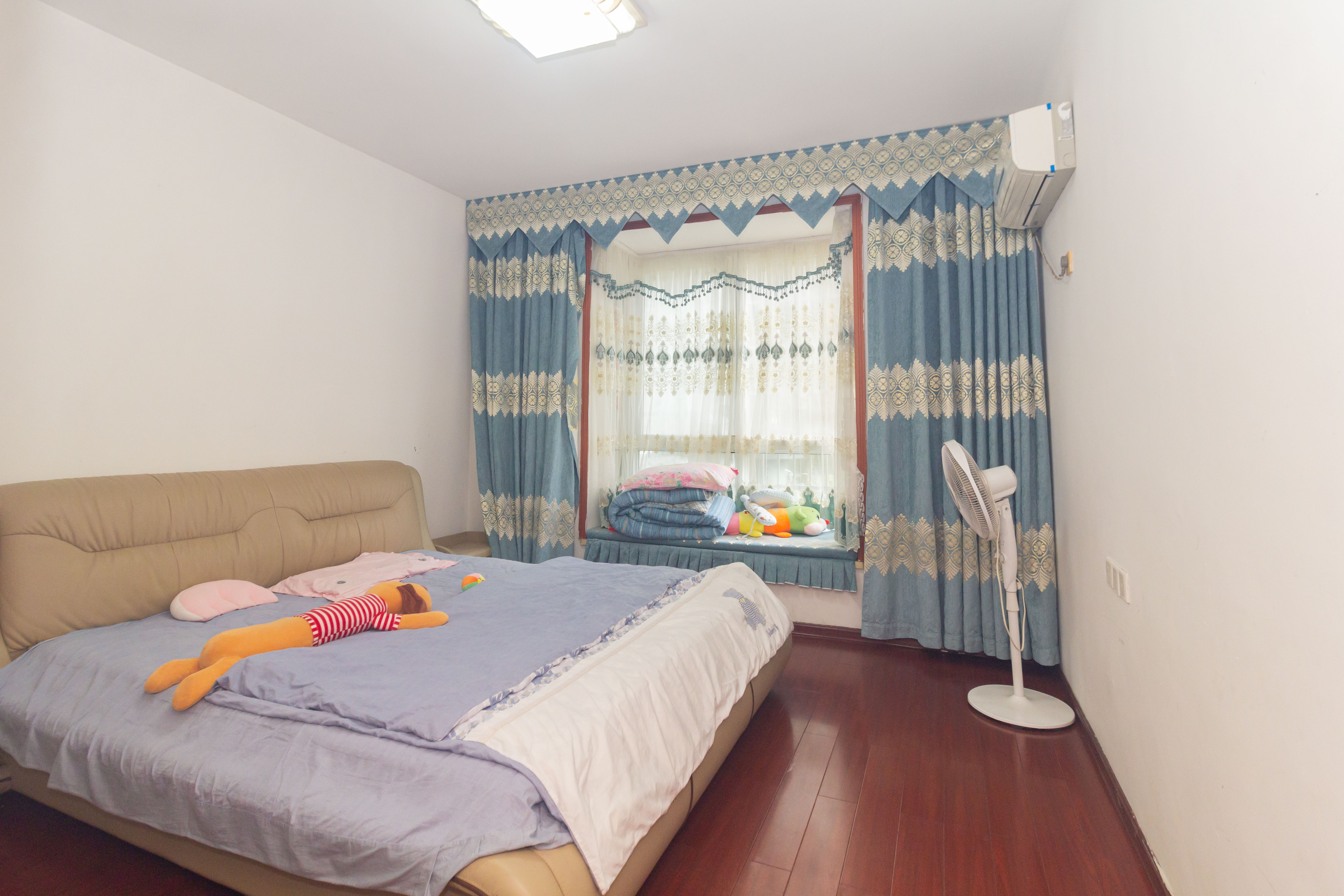 星城国际 4室2厅2卫 94.8万 星城国际 4室2厅2卫 94.8万卧室