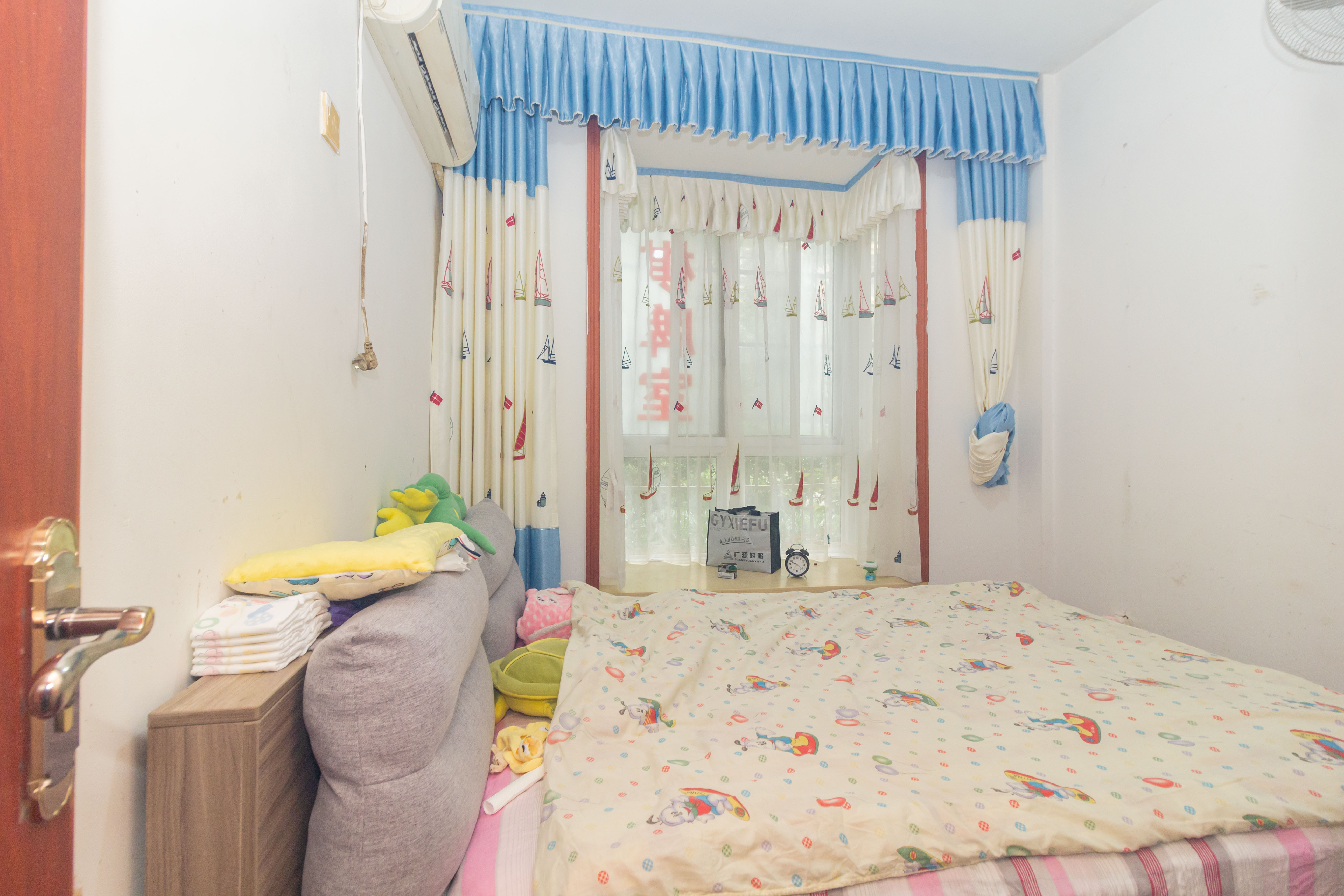 星城国际 4室2厅2卫 94.8万 星城国际 4室2厅2卫 94.8万卧室