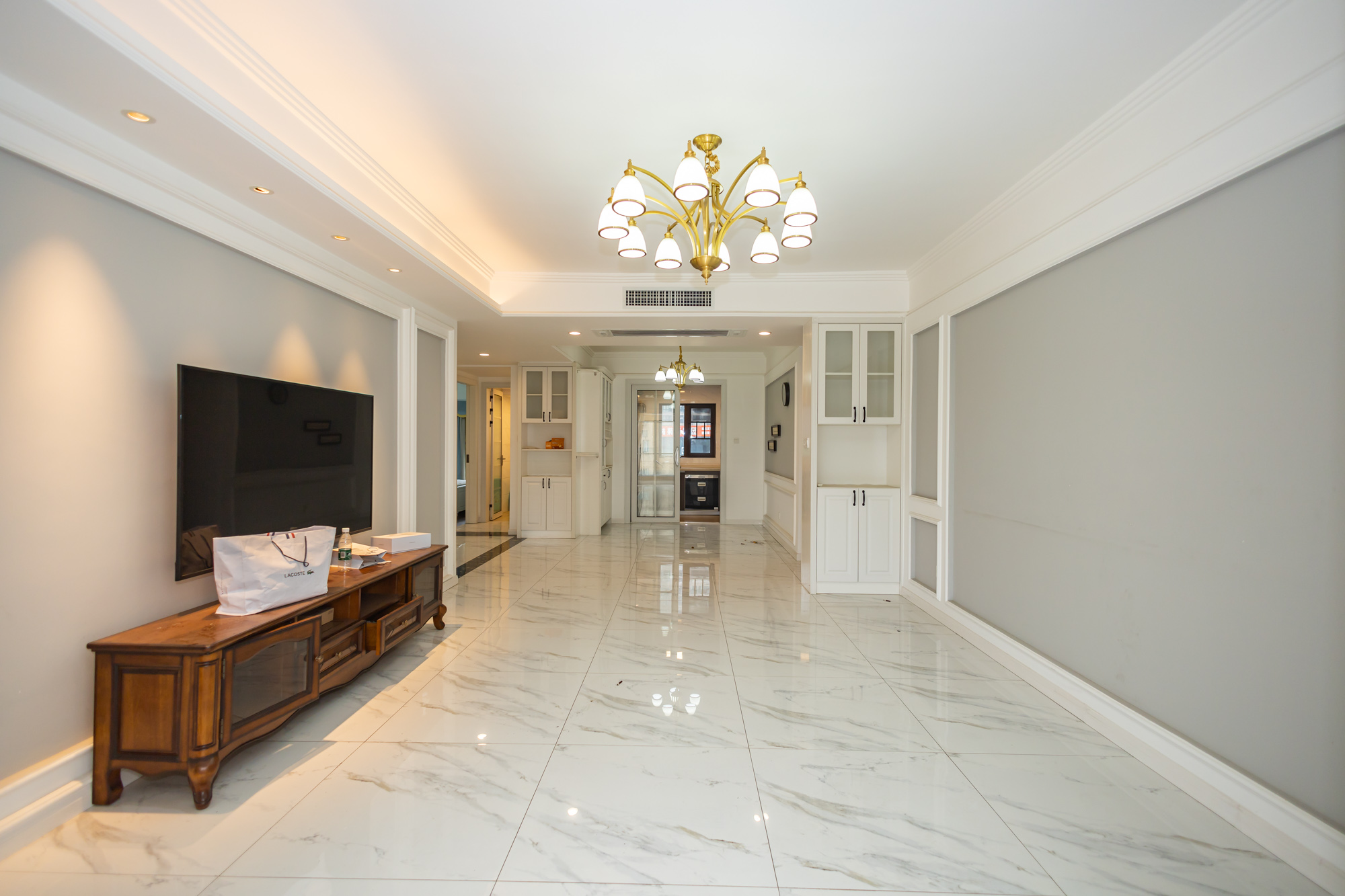 碧桂园中央花园  4室2厅2卫    126.8万 碧桂园中央花园  4室2厅2卫    126.8万客厅