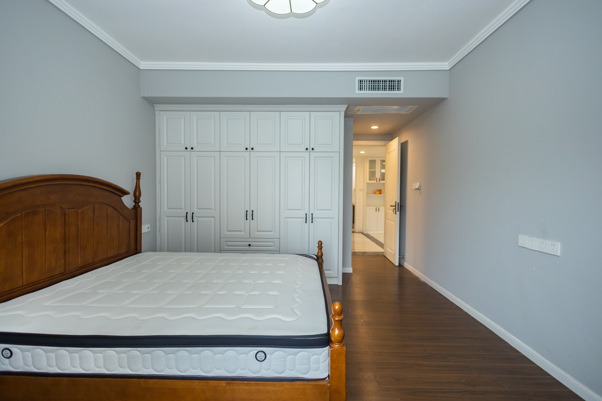 碧桂园中央花园  4室2厅2卫    126.8万 碧桂园中央花园  4室2厅2卫    126.8万卧室