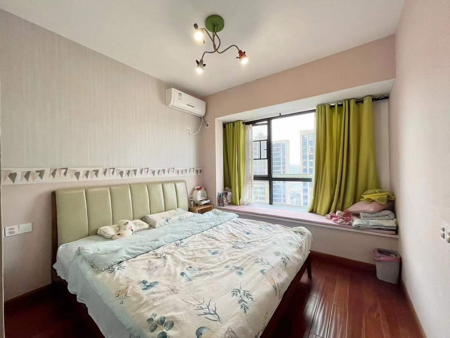 日盛山湖城 4室2厅1卫 86.0万 日盛山湖城 4室2厅1卫 86.0万室内图