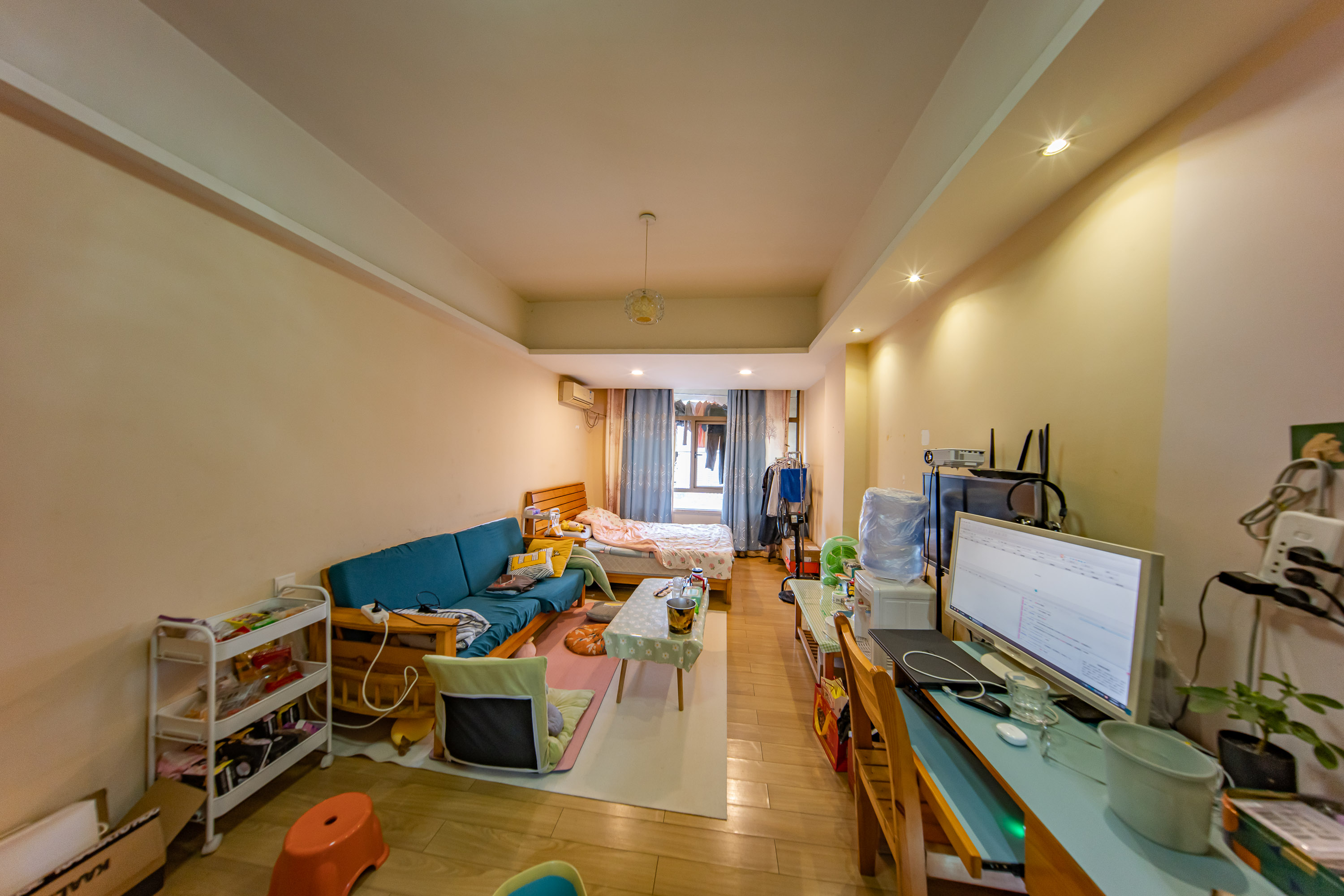 米兰春天 1室1厅1卫 20.0万 米兰春天 1室1厅1卫 20.0万客厅