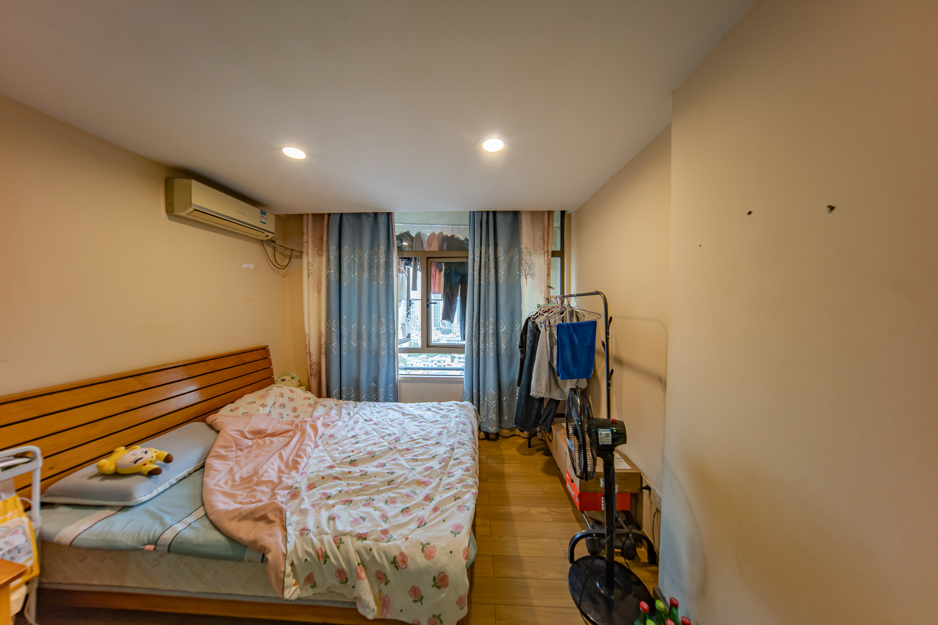 米兰春天  1室1厅1卫    20.0万卧室