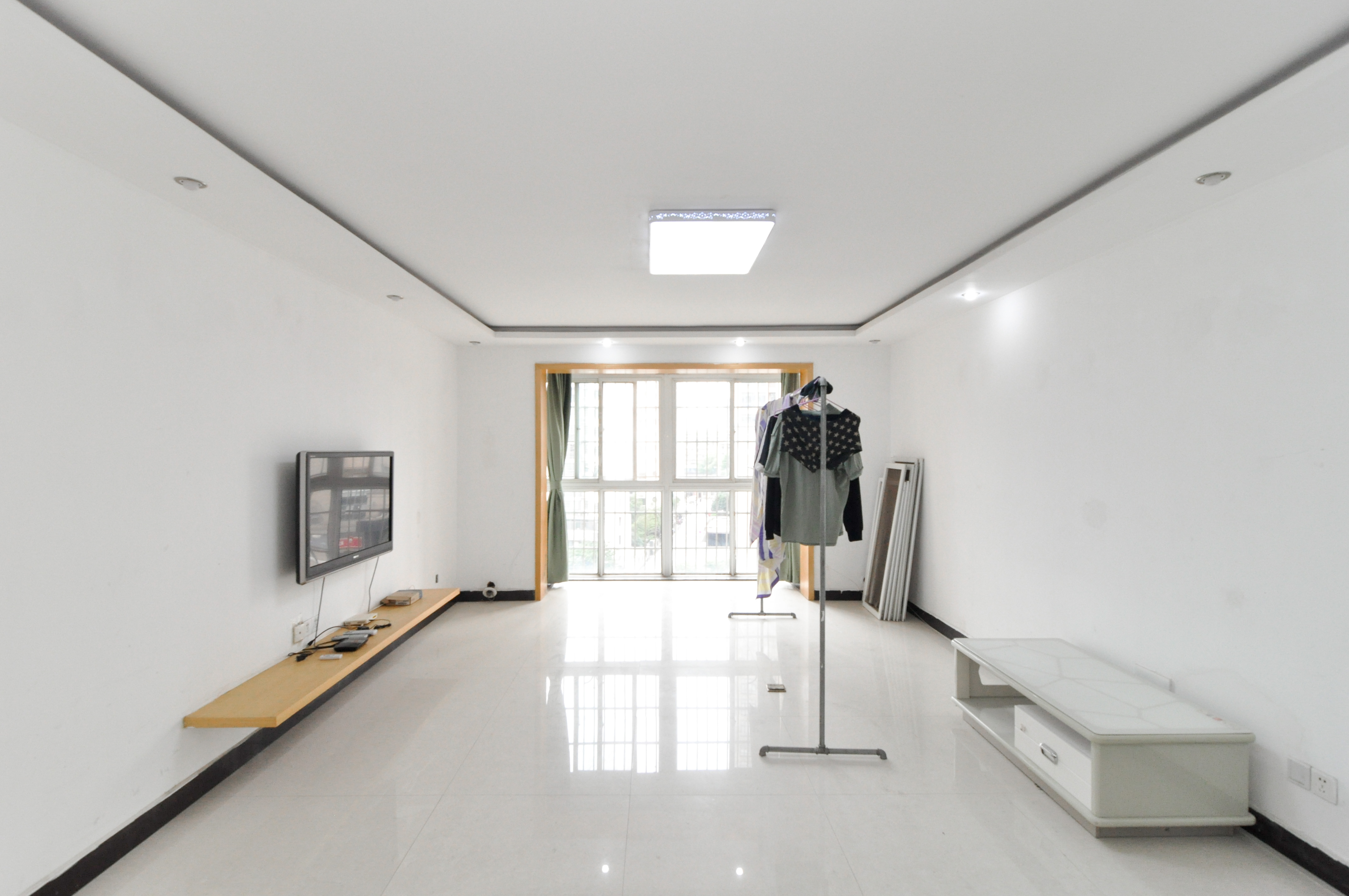 玛依拉山庄  3室2厅2卫    112.0万 玛依拉山庄  3室2厅2卫    112.0万客厅