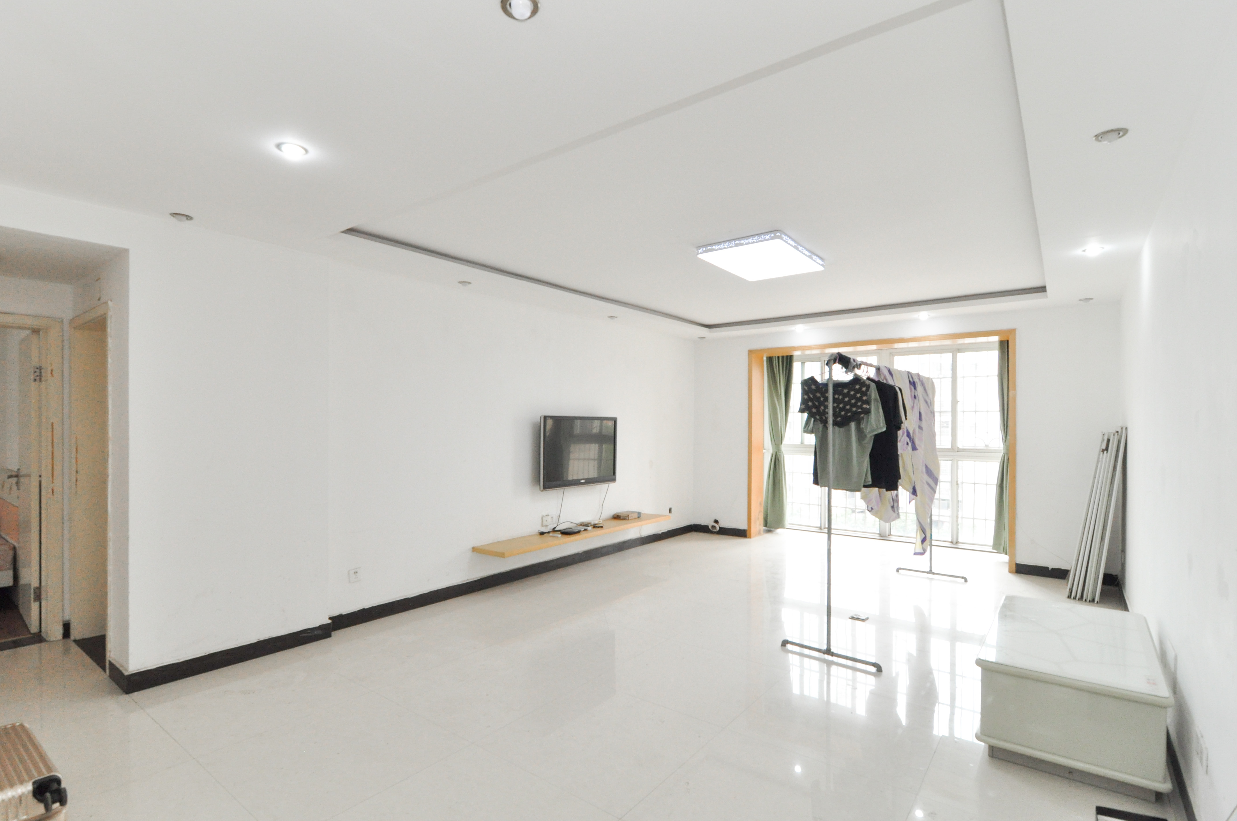 玛依拉山庄  3室2厅2卫    112.0万 玛依拉山庄  3室2厅2卫    112.0万客厅