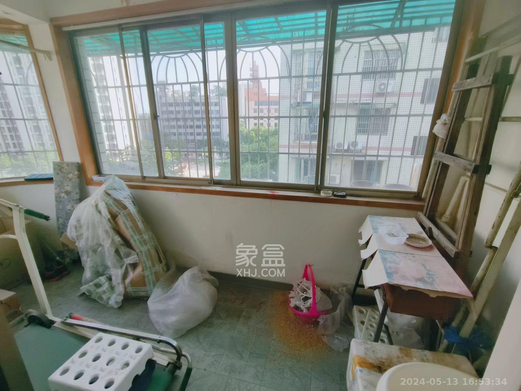 金垅嘉园  4室2厅2卫   3600.00元/月室内图