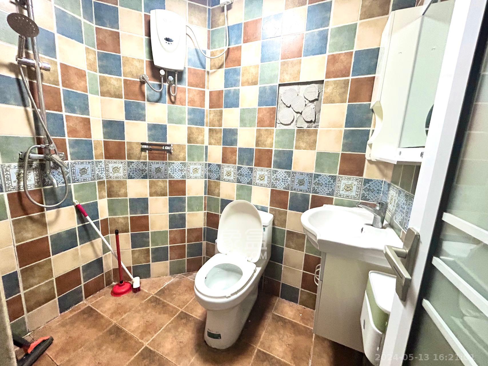 锦绣中环 0室0厅0卫 2750.00元/月 锦绣中环 0室0厅0卫 2750.00元/月室内图