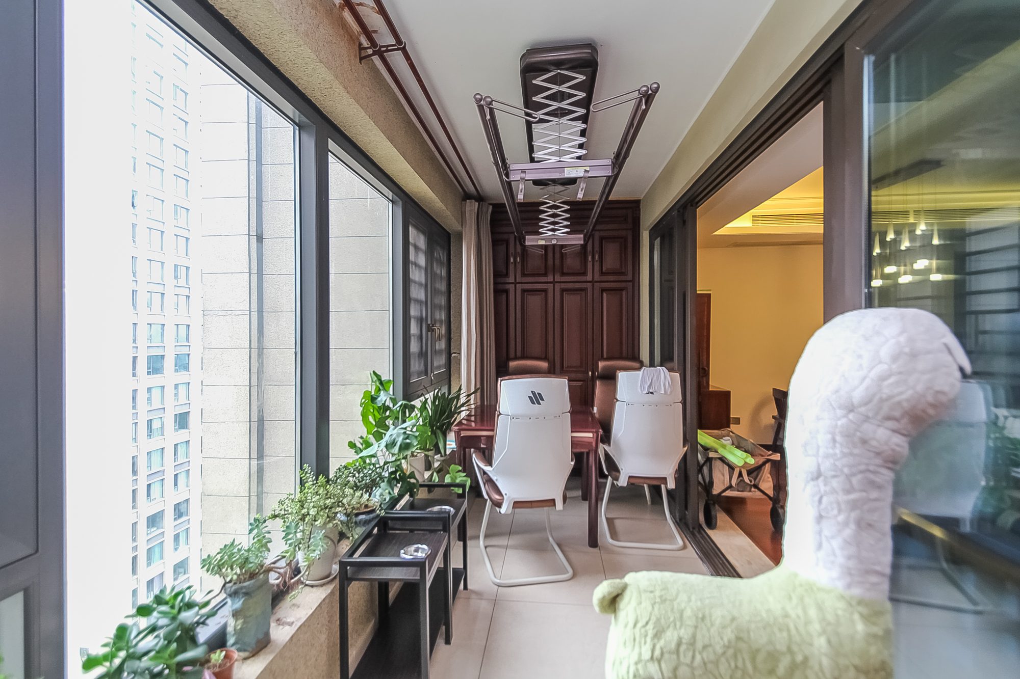 万科紫台  4室2厅2卫   300.00万阳台