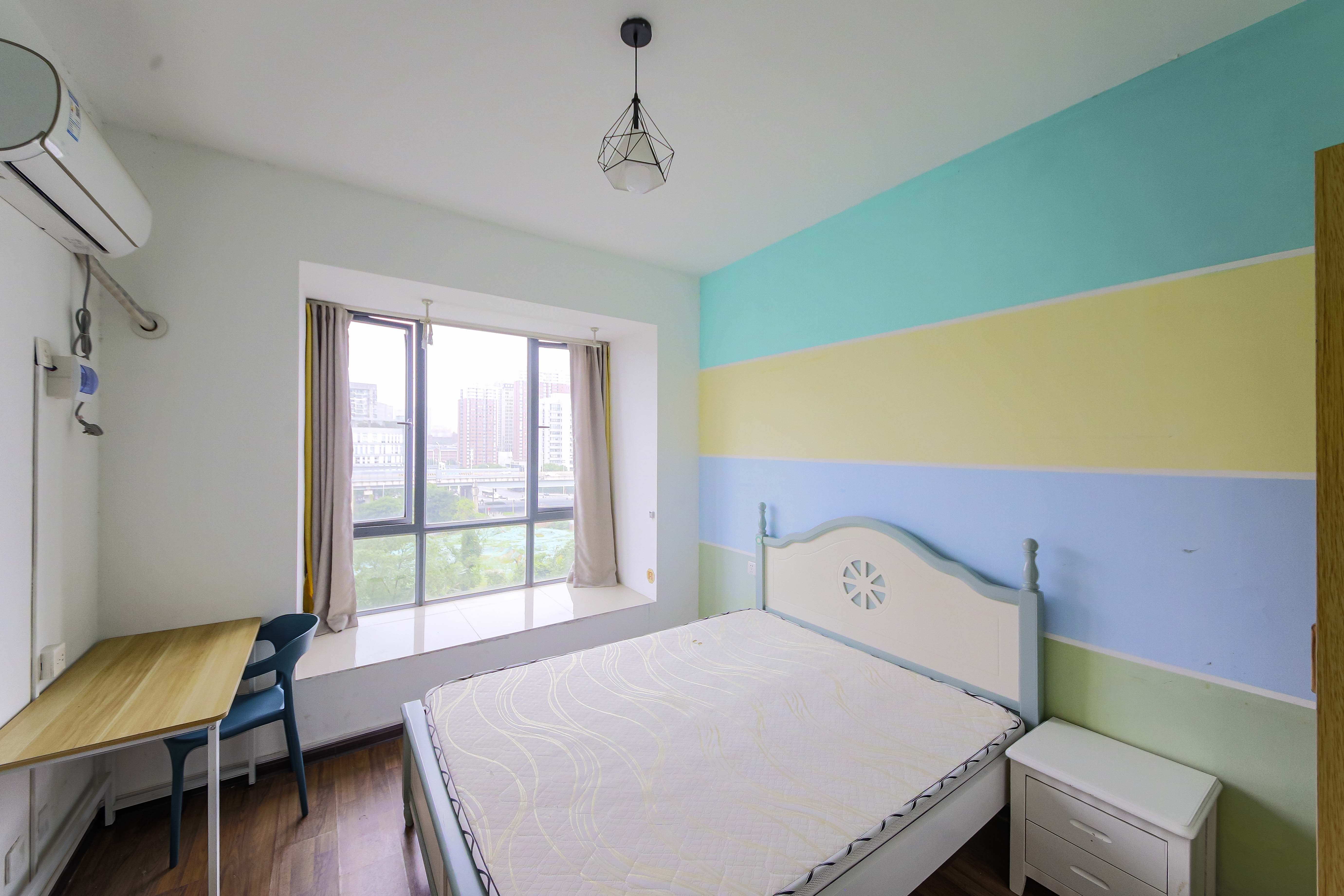 奥林匹克花园  3室2厅2卫    110.5万 奥林匹克花园  3室2厅2卫    110.5万卧室