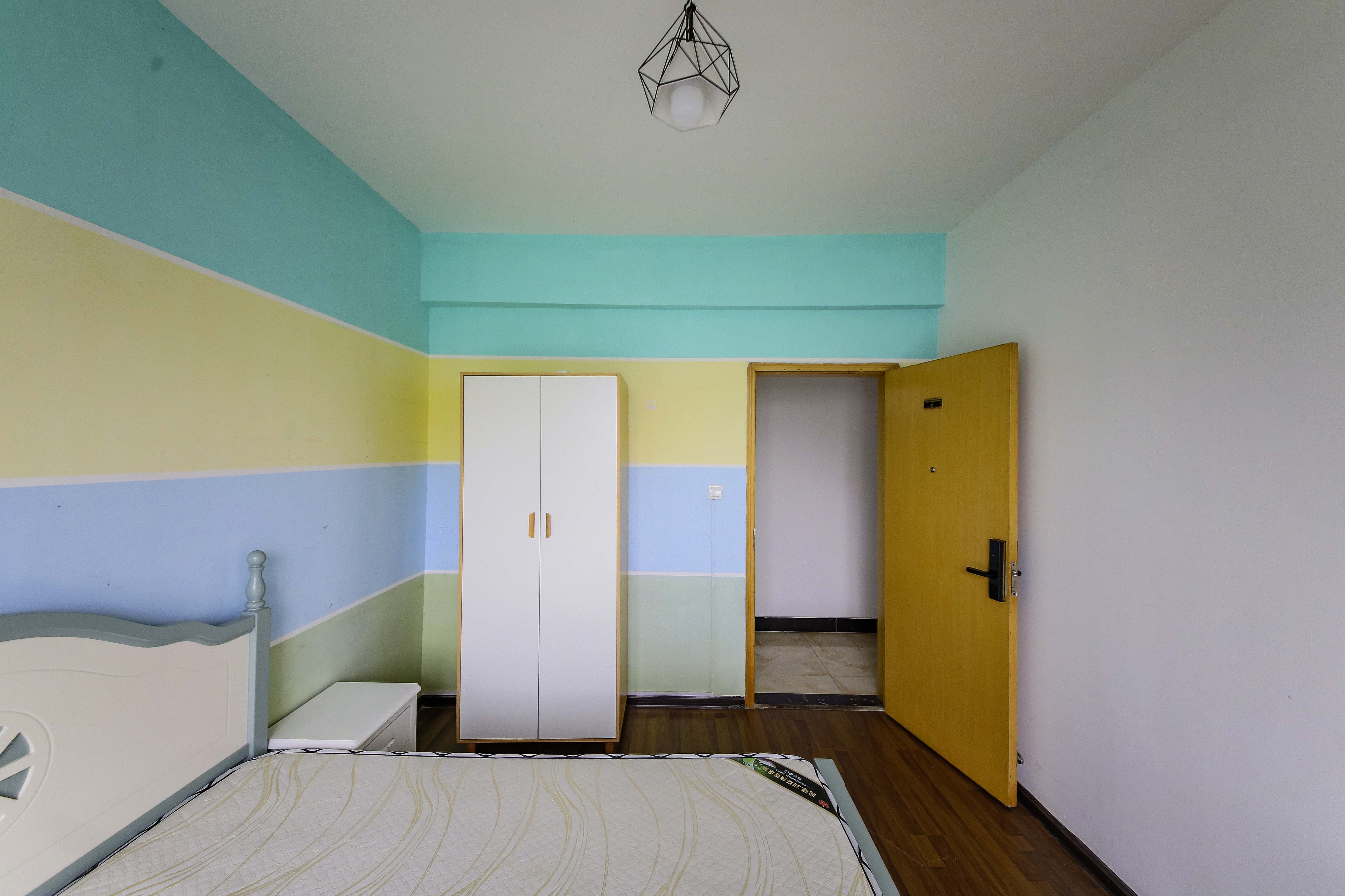 奥林匹克花园  3室2厅2卫    110.5万 奥林匹克花园  3室2厅2卫    110.5万卧室