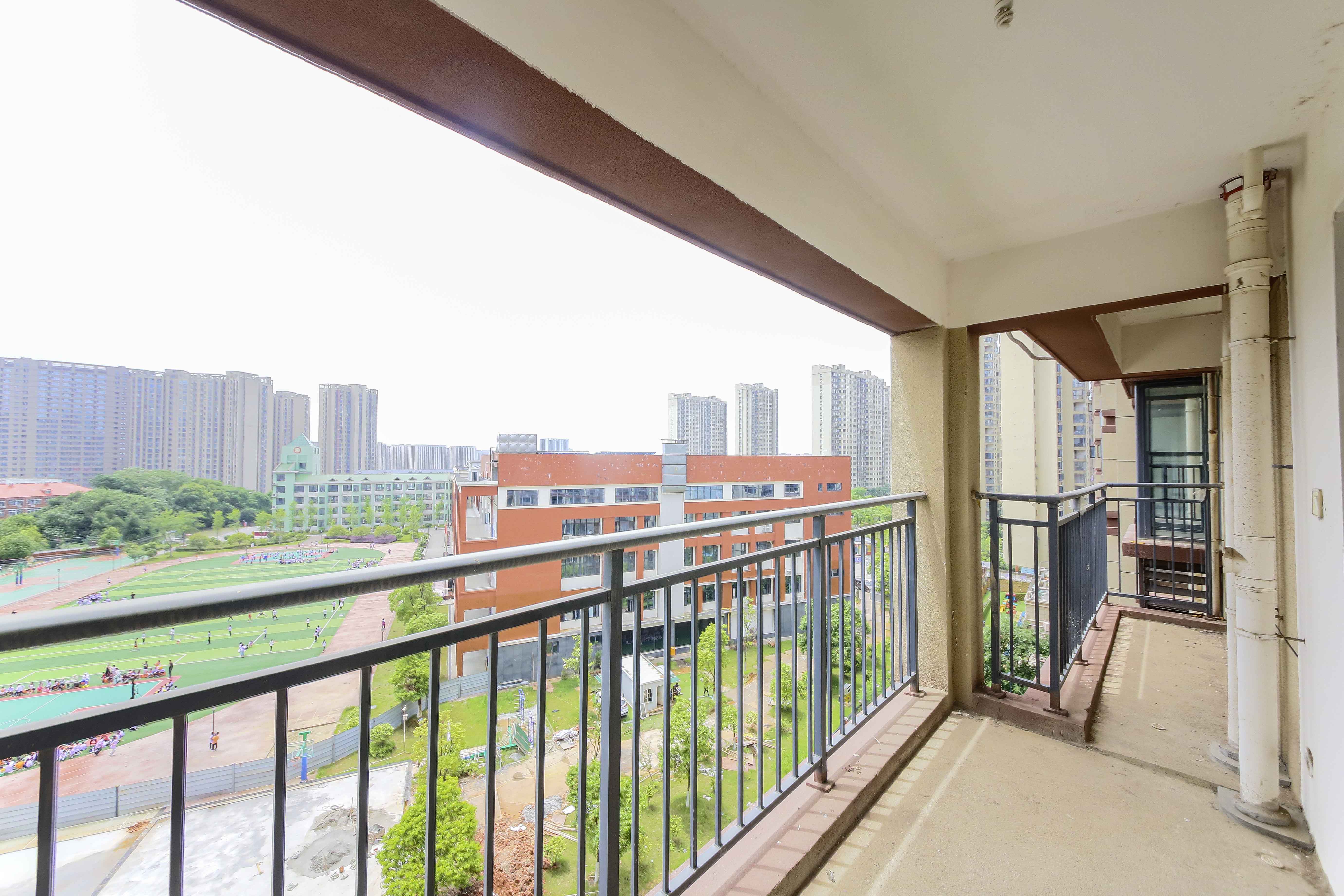 轻盐阳光CEO(轻盐雅苑)(轻奢时代)  4室2厅2卫    109.8万 轻盐阳光CEO(轻盐雅苑)(轻奢时代)  4室2厅2卫    109.8万阳台