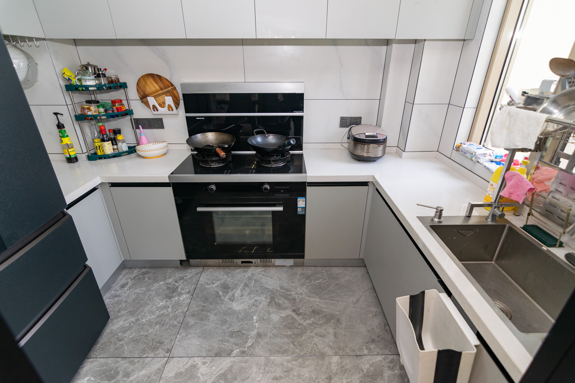 润和谷山郡(悦禧山庄水榭花都)  4室2厅2卫    190.0万 润和谷山郡(悦禧山庄水榭花都)  4室2厅2卫    190.0万厨房