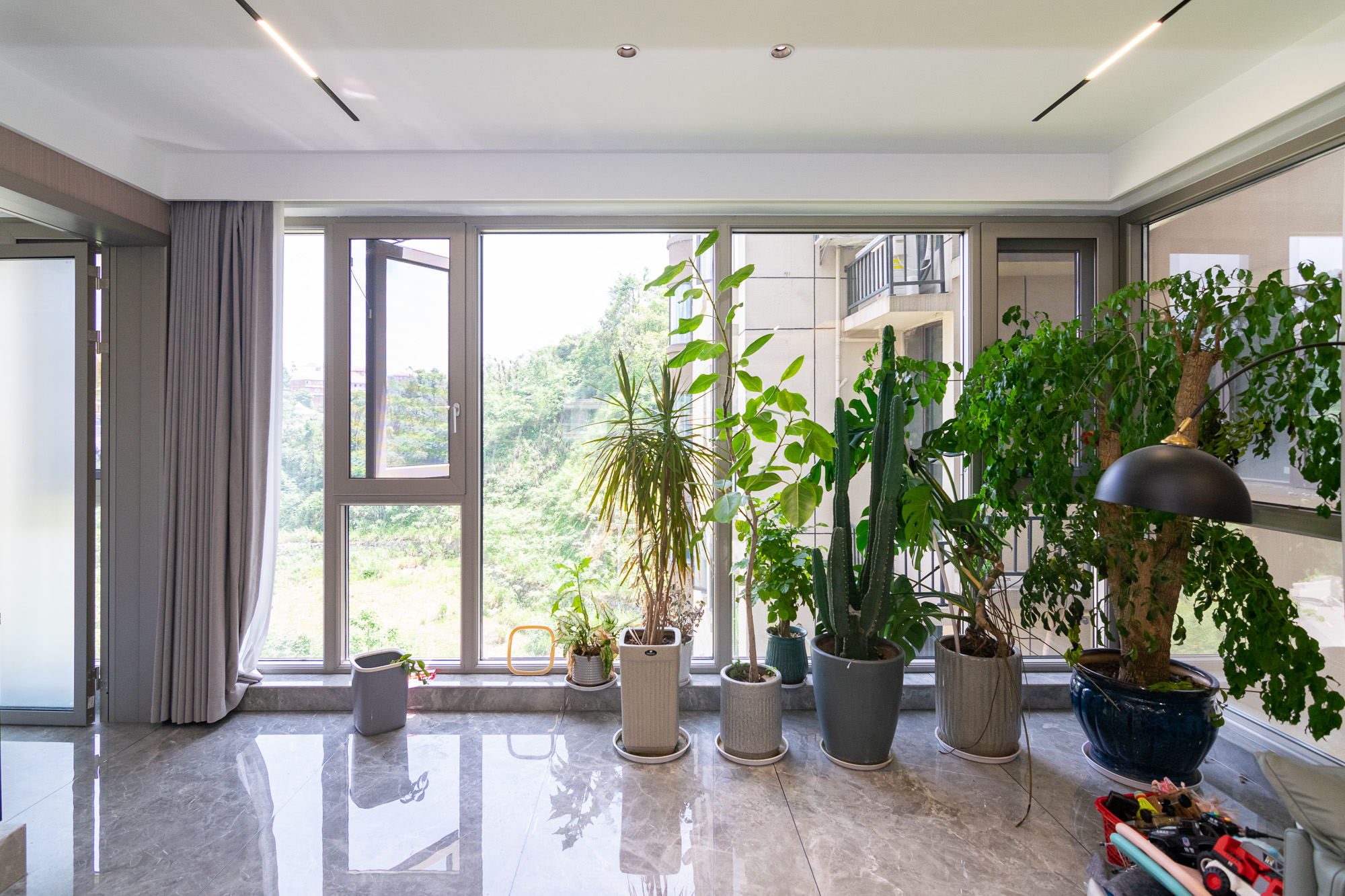 润和谷山郡(悦禧山庄水榭花都)  4室2厅2卫    190.0万 润和谷山郡(悦禧山庄水榭花都)  4室2厅2卫    190.0万阳台