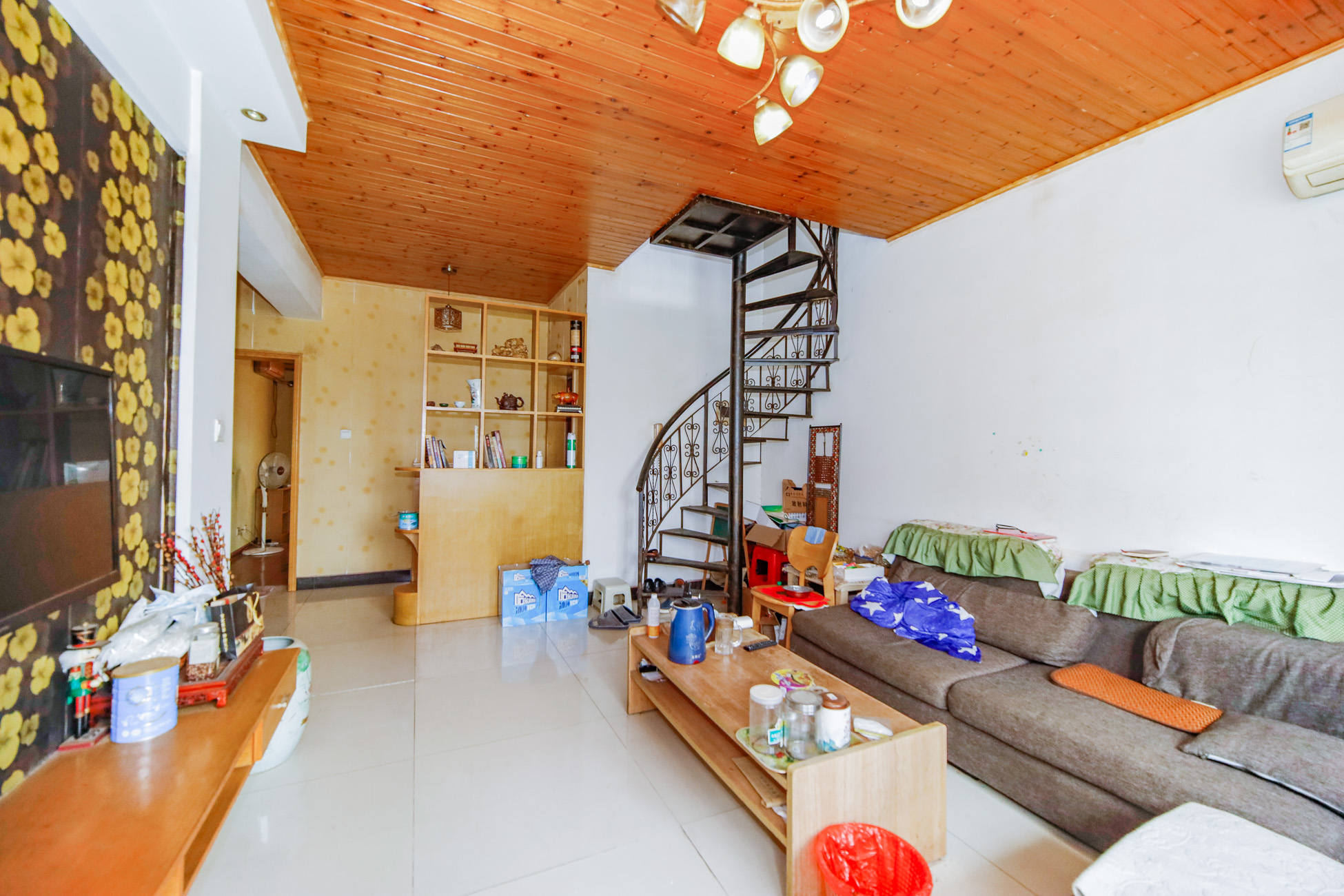 山水庭院  3室2厅1卫    52.0万 山水庭院  3室2厅1卫    52.0万客厅