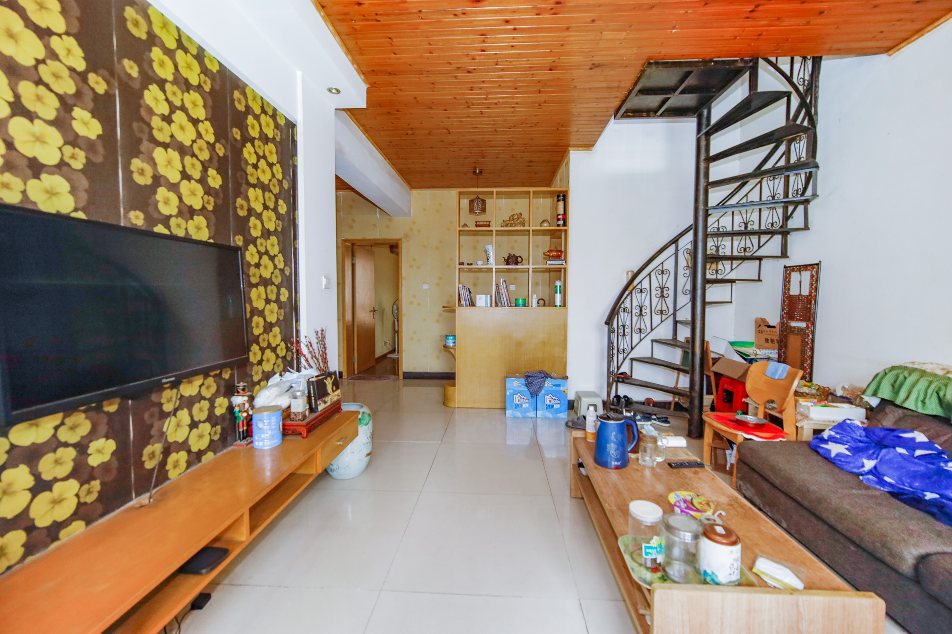 山水庭院  3室2厅1卫    52.0万 山水庭院  3室2厅1卫    52.0万客厅