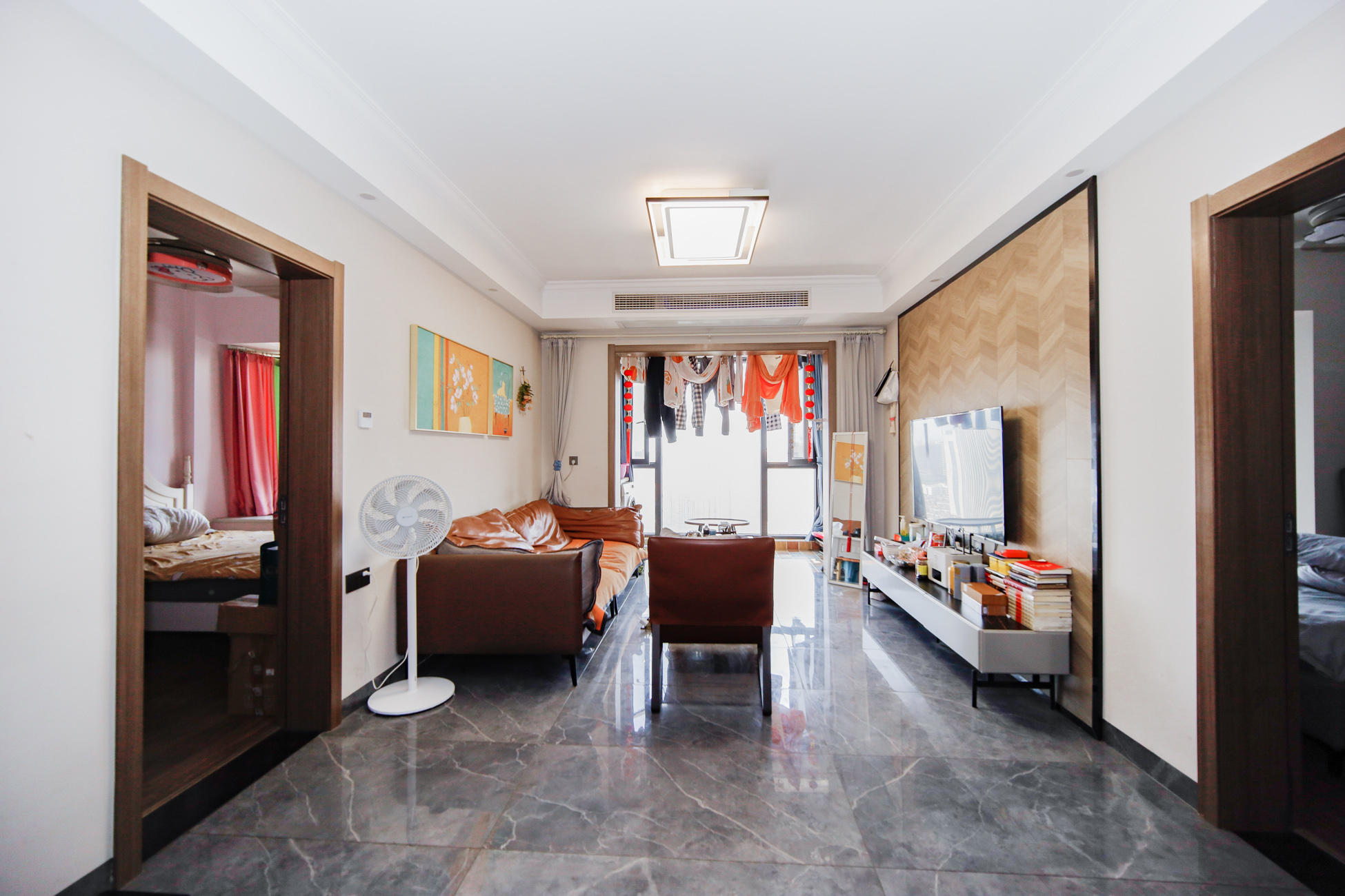 中国铁建18公馆(常青嘉苑)  3室2厅2卫    90.0万 中国铁建18公馆(常青嘉苑)  3室2厅2卫    90.0万客厅