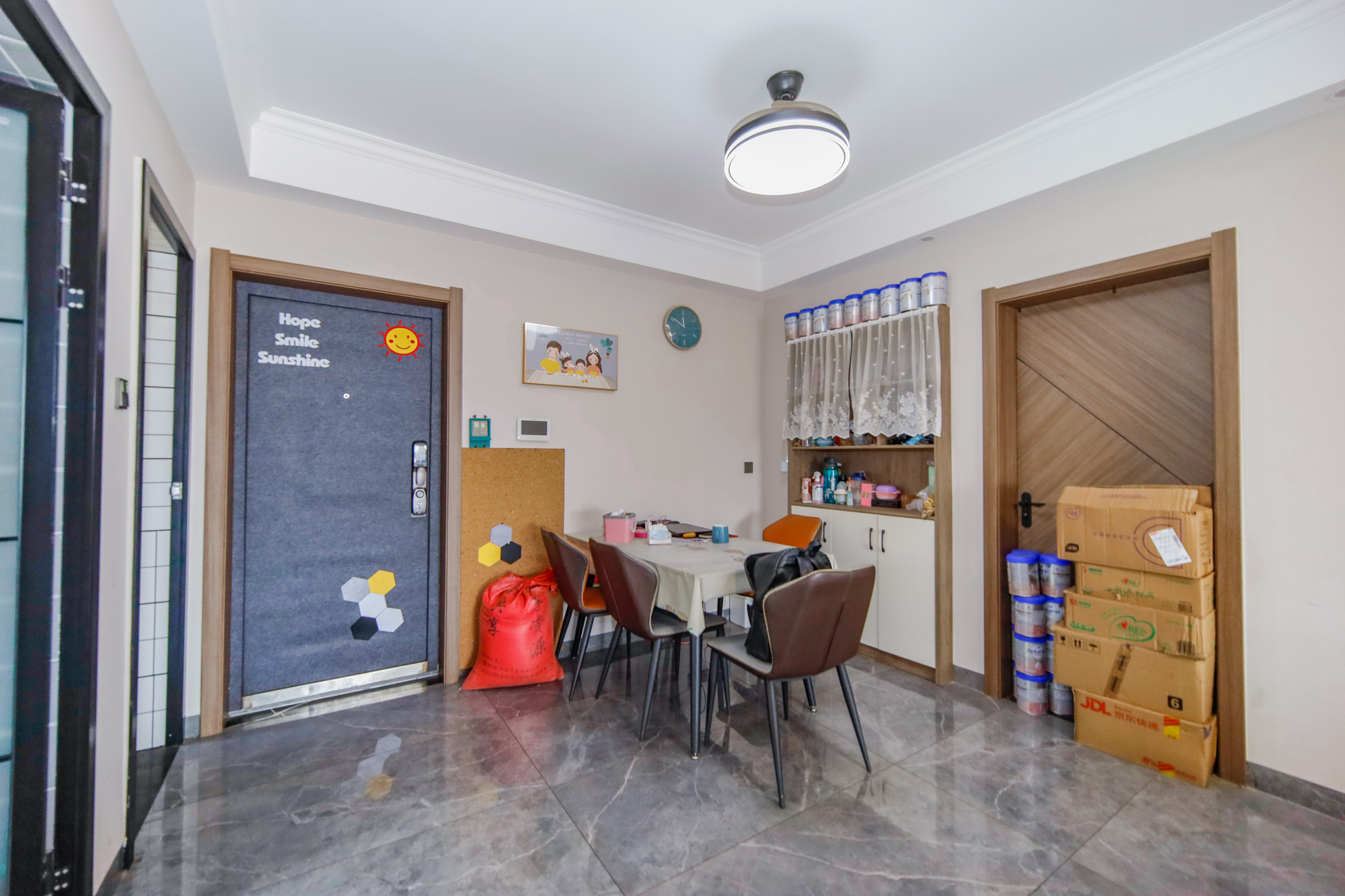 中国铁建18公馆(常青嘉苑)  3室2厅2卫    90.0万 中国铁建18公馆(常青嘉苑)  3室2厅2卫    90.0万客厅