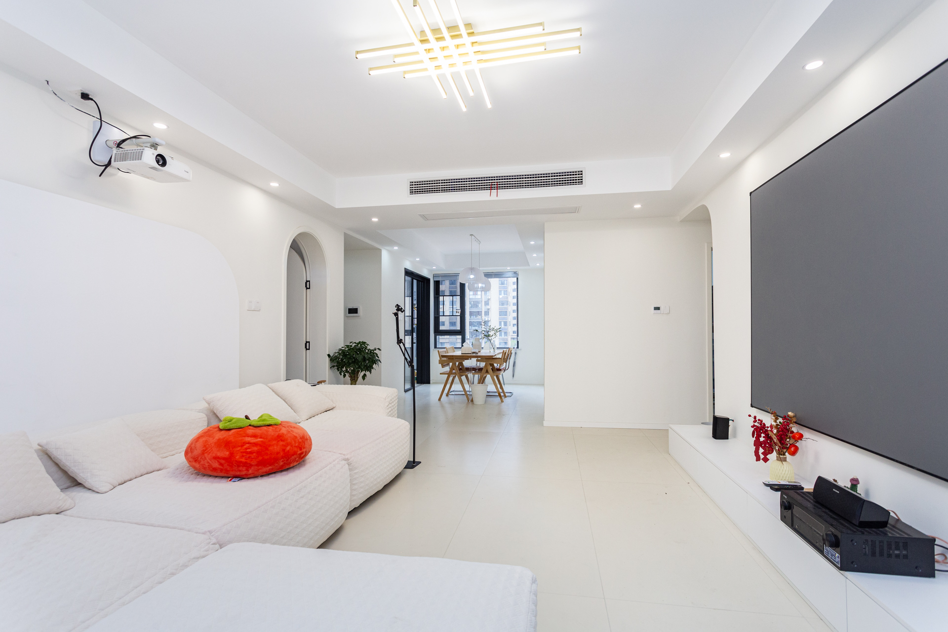 明发阅江悦府  4室2厅2卫    148.0万客厅