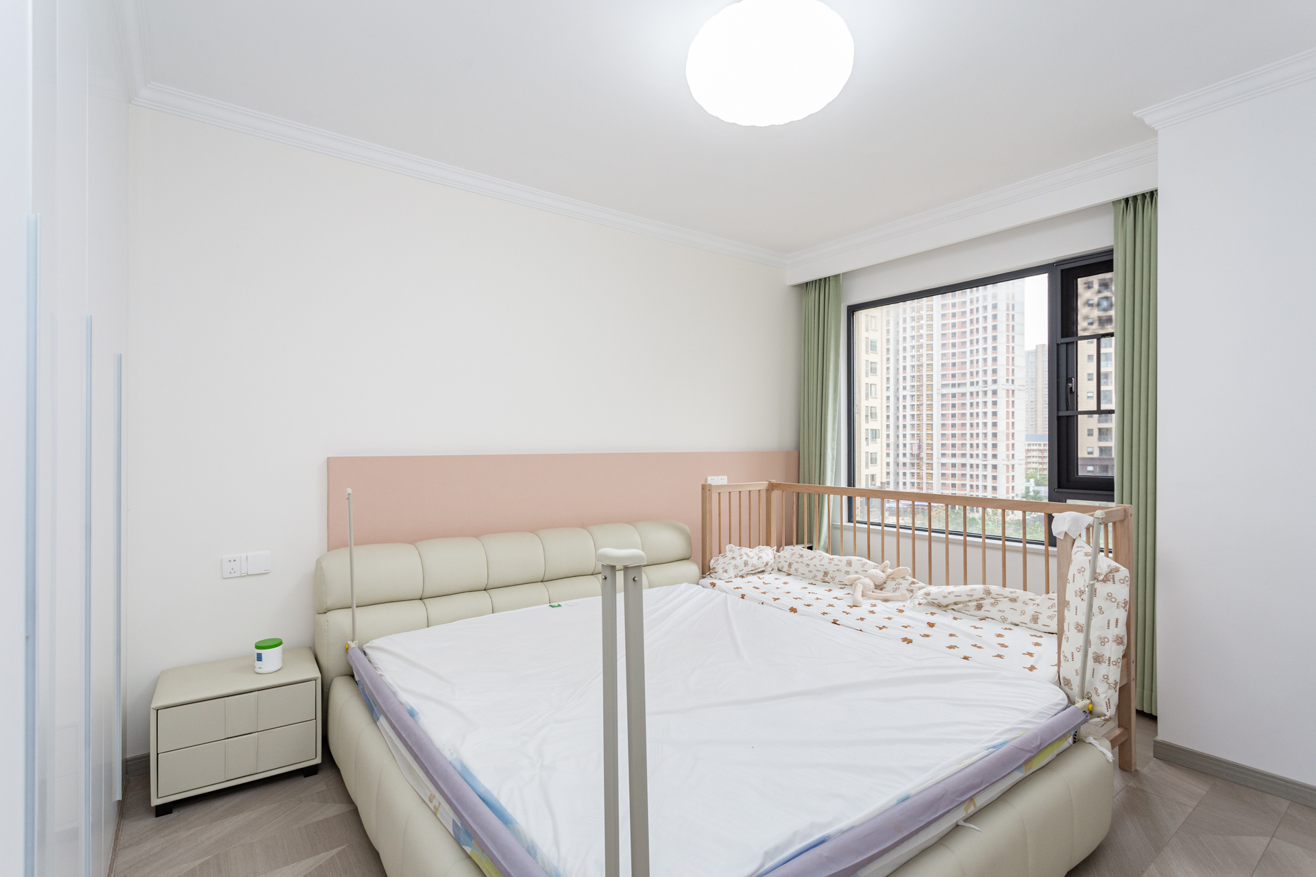 明发阅江悦府 4室2厅2卫 148.0万 明发阅江悦府 4室2厅2卫 148.0万卧室