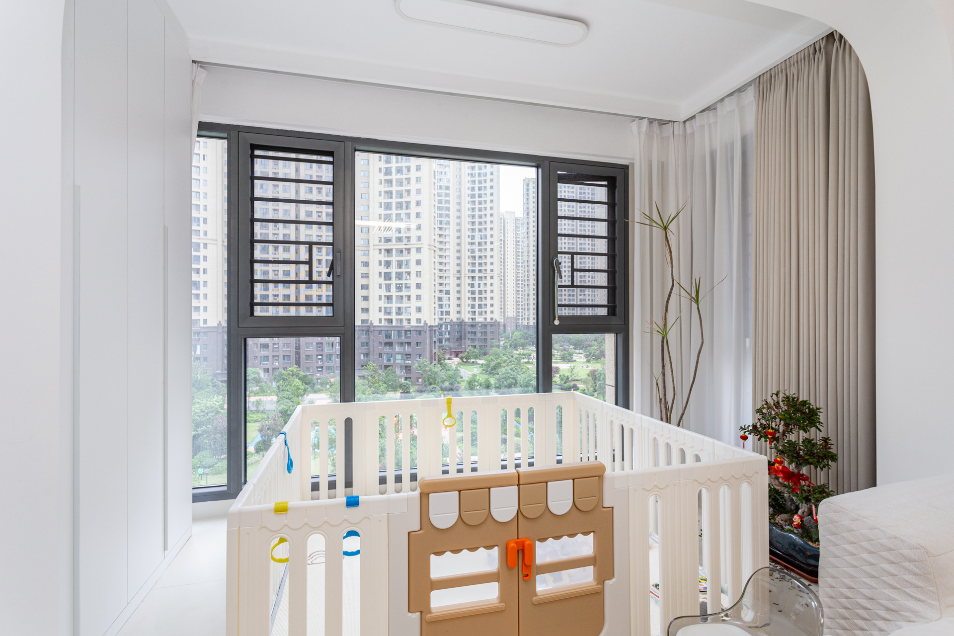 明发阅江悦府 4室2厅2卫 148.0万 明发阅江悦府 4室2厅2卫 148.0万阳台