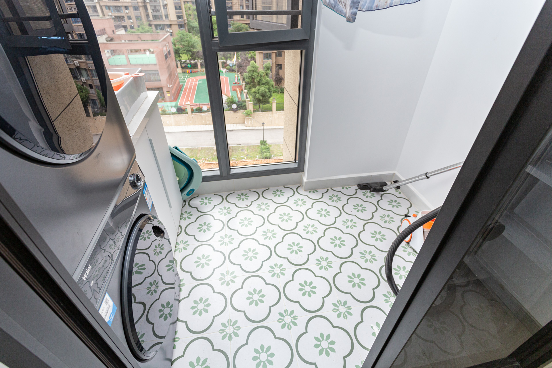 明发阅江悦府  4室2厅2卫    148.0万阳台