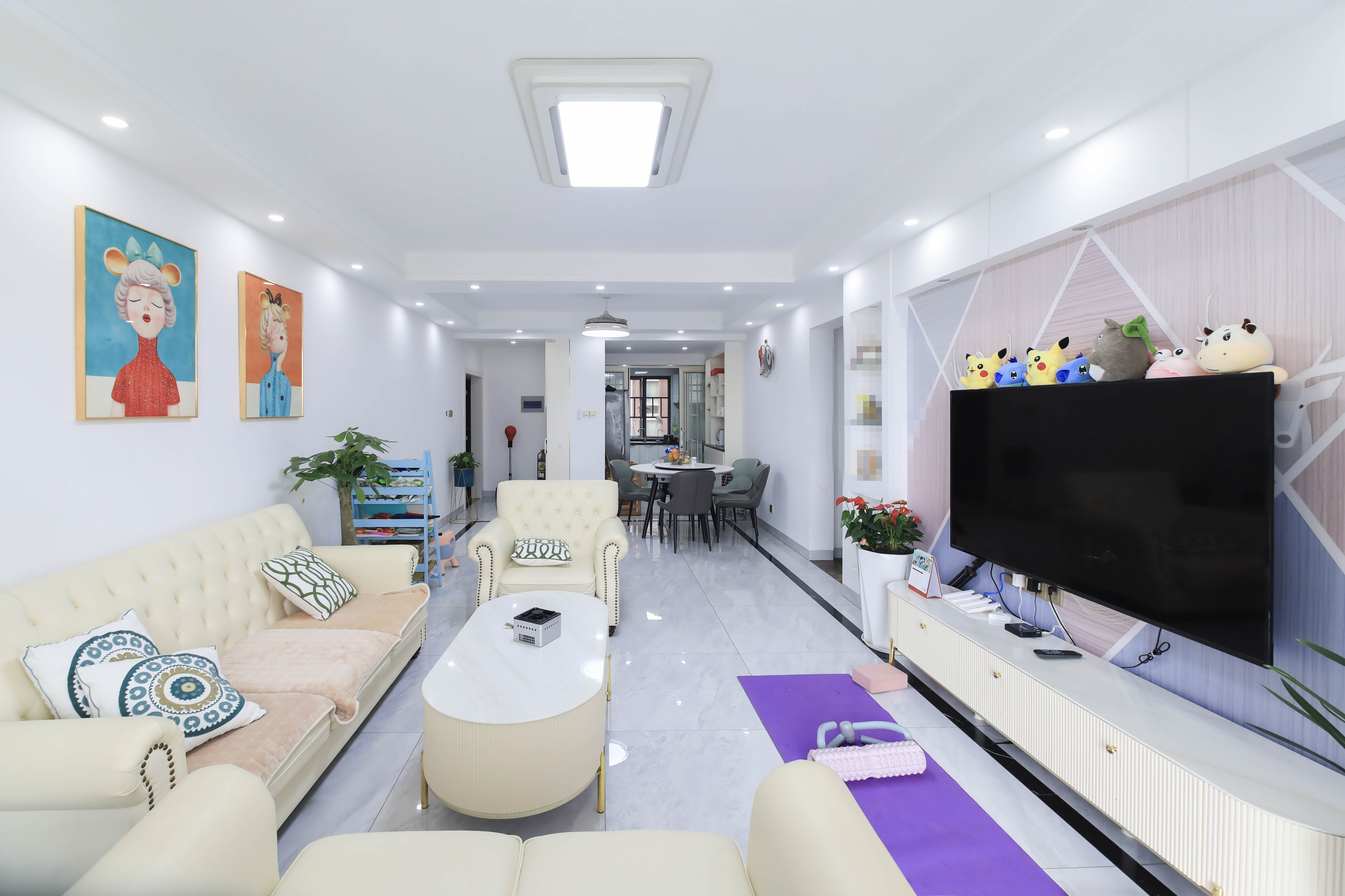 鼎丰前城  3室2厅2卫    100.0万 鼎丰前城  3室2厅2卫    100.0万客厅