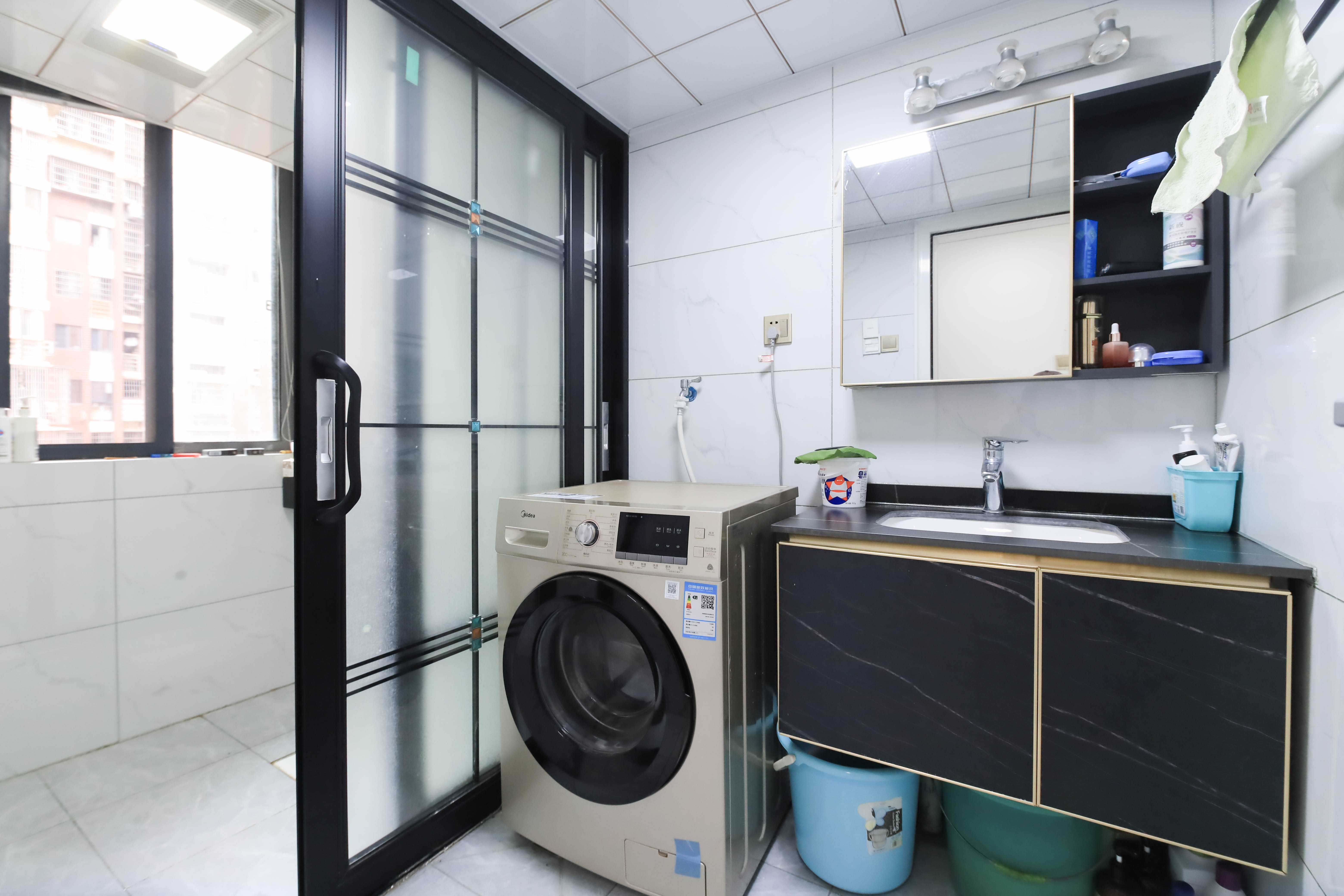 鼎丰前城  3室2厅2卫    100.0万 鼎丰前城  3室2厅2卫    100.0万卫生间