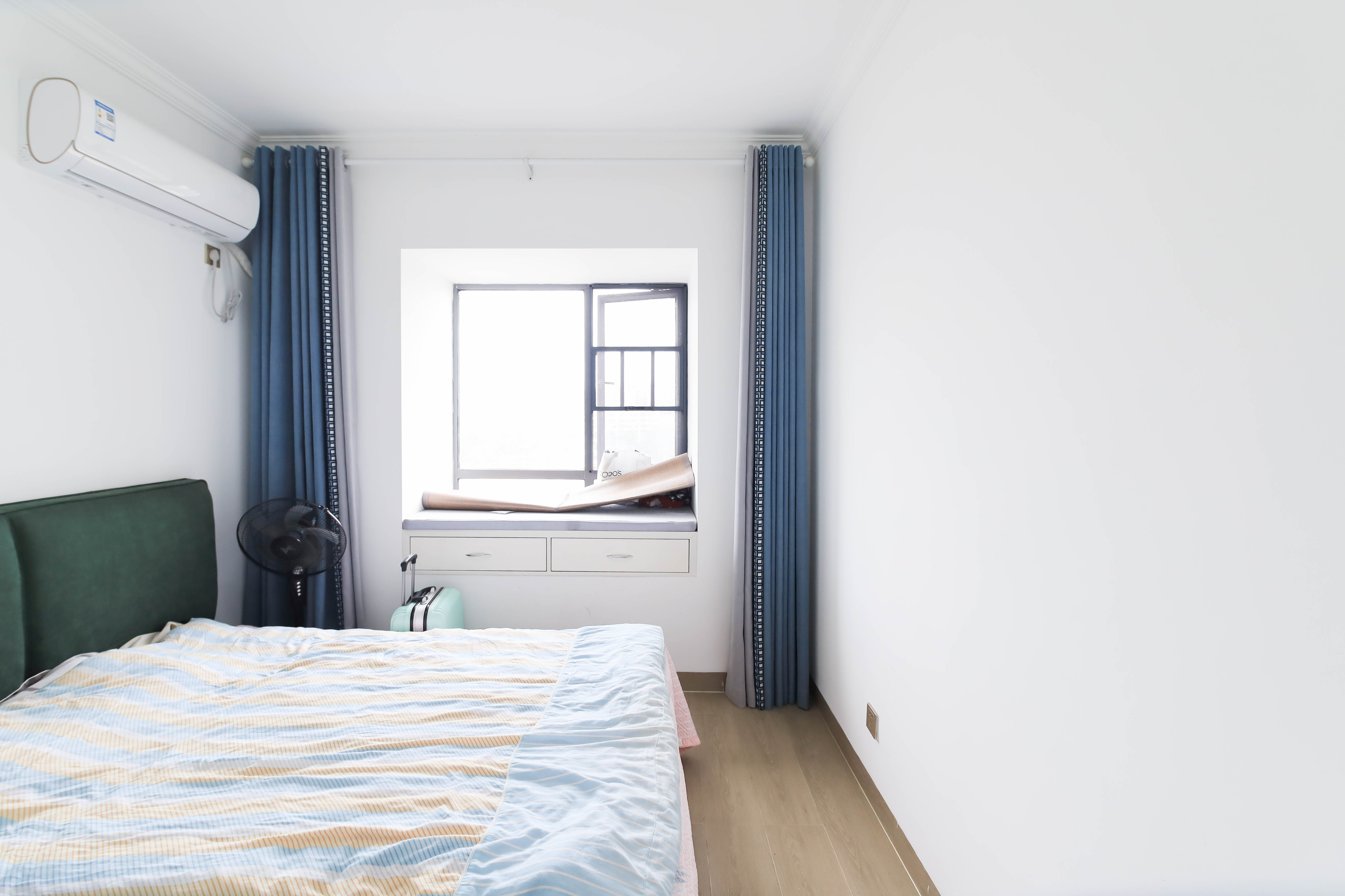 鼎丰前城  3室2厅2卫    100.0万 鼎丰前城  3室2厅2卫    100.0万卧室