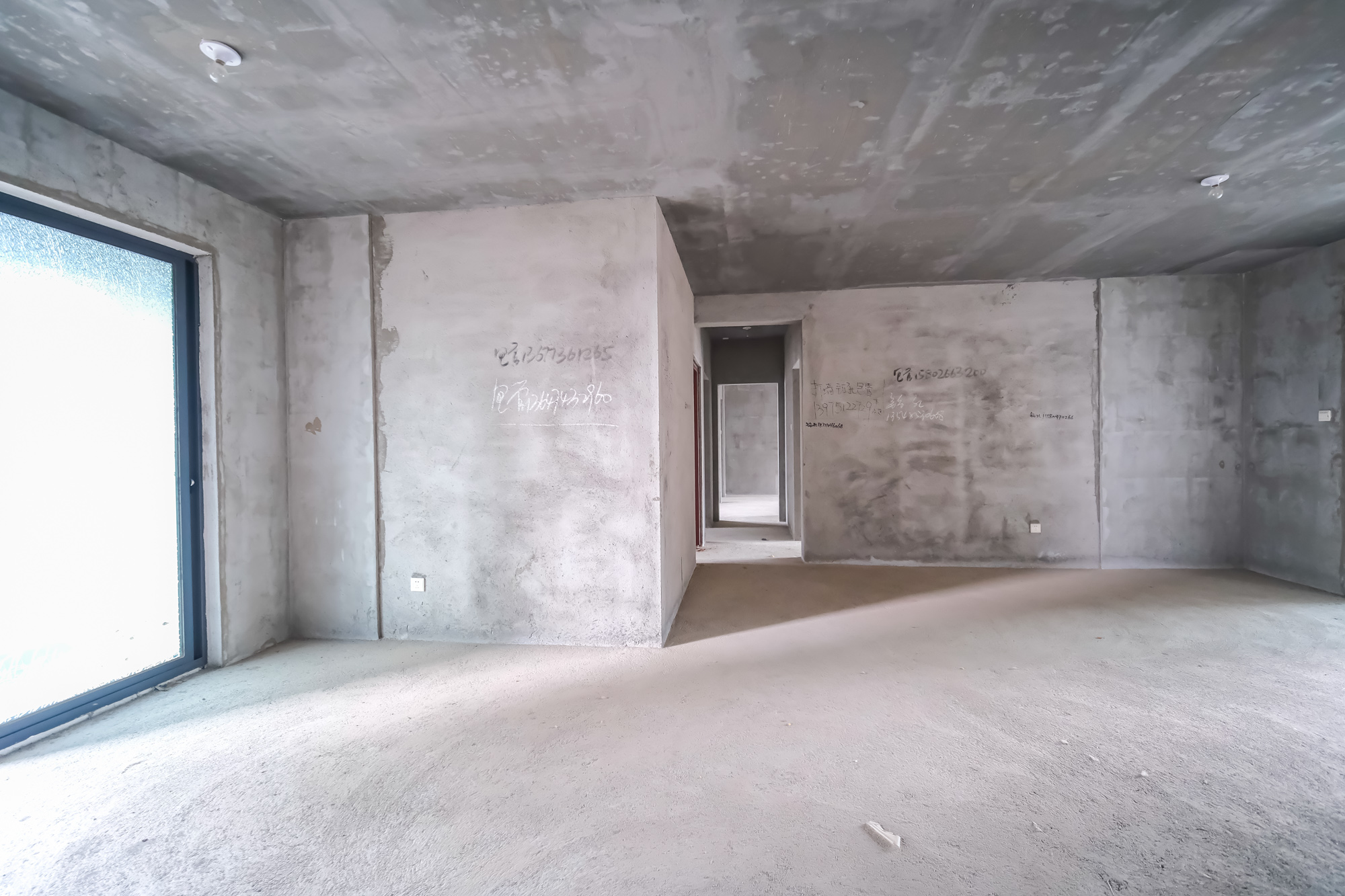 筑梦星园 4室2厅2卫 85.0万 筑梦星园 4室2厅2卫 85.0万客厅