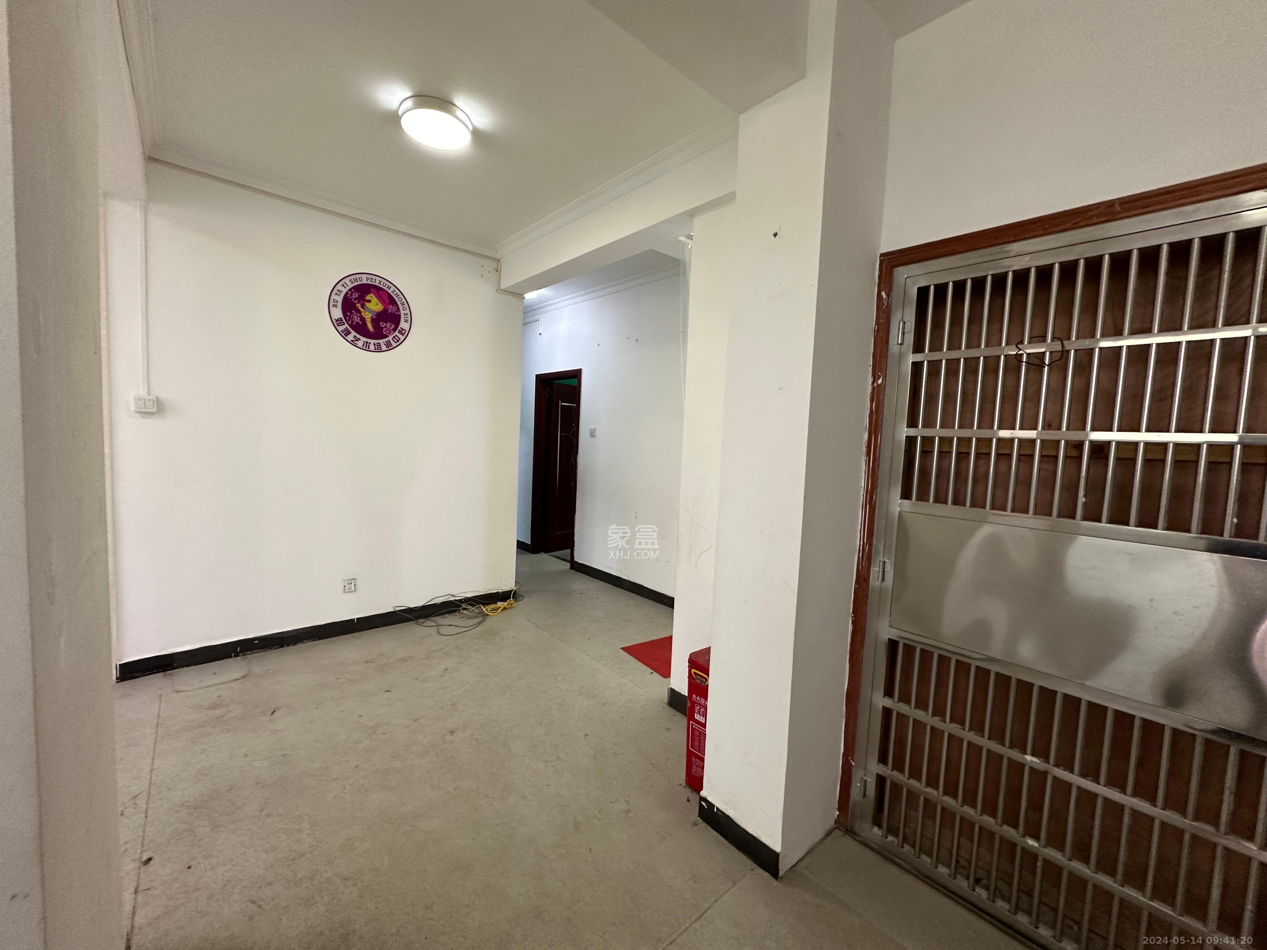 湘江世纪城鸿江苑  3室2厅2卫   3600.00元/月室内图