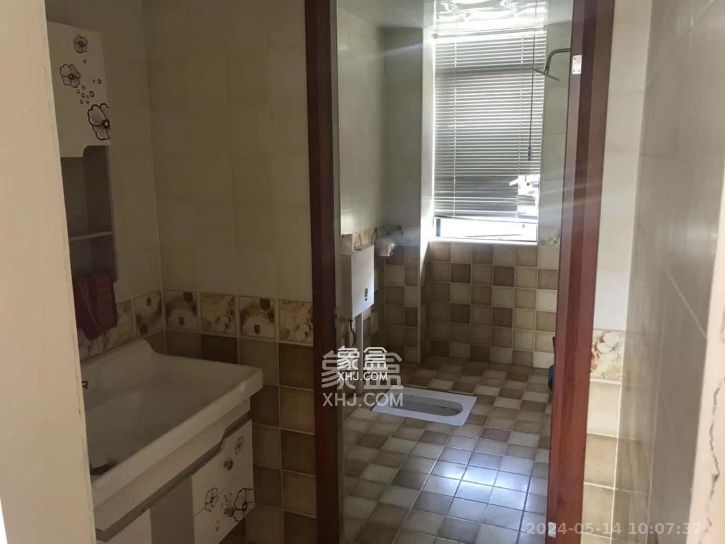 中建芙蓉和苑  4室2厅2卫   4000.00元/月室内图
