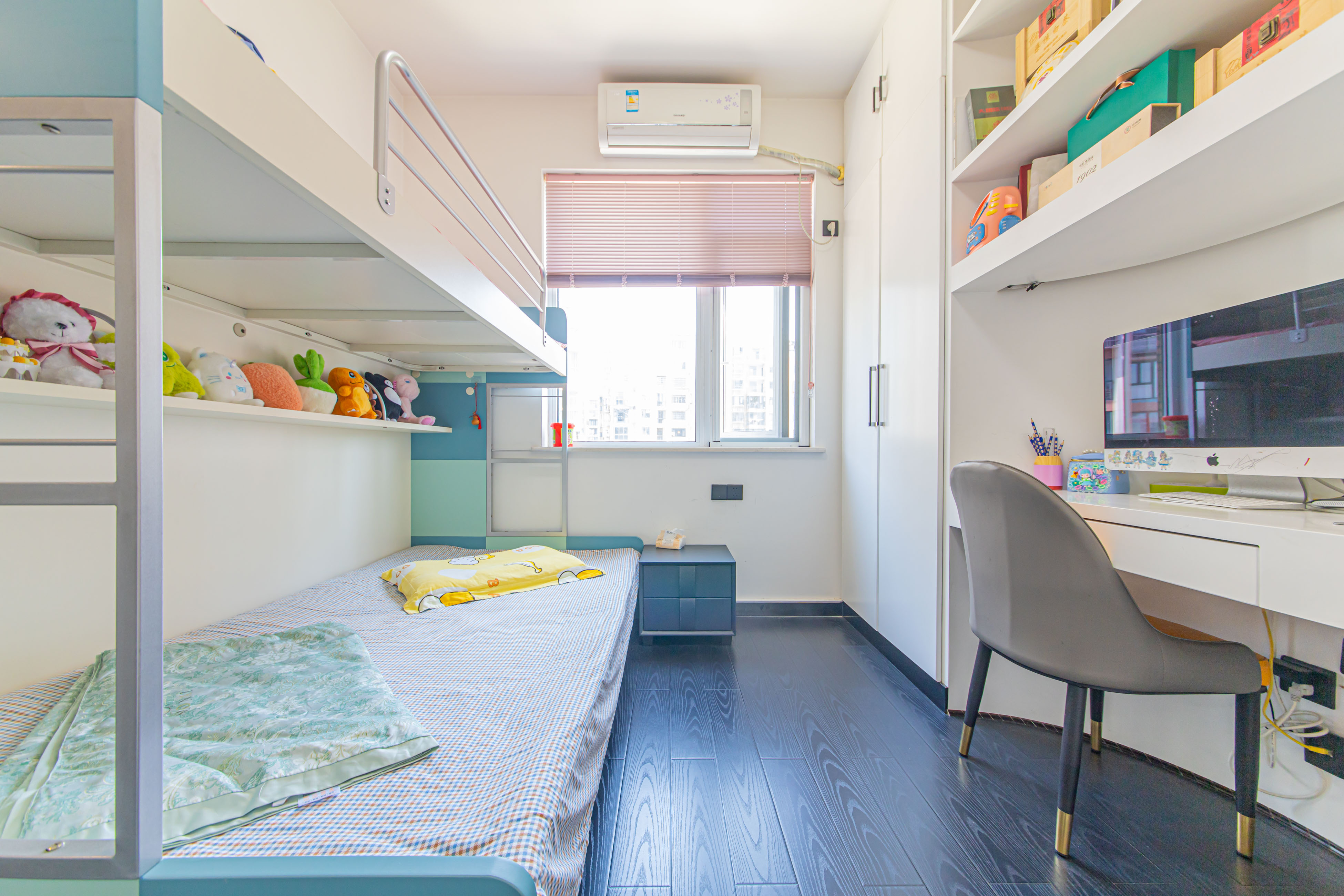 怡和山庄  4室2厅2卫    156.0万 怡和山庄  4室2厅2卫    156.0万卧室