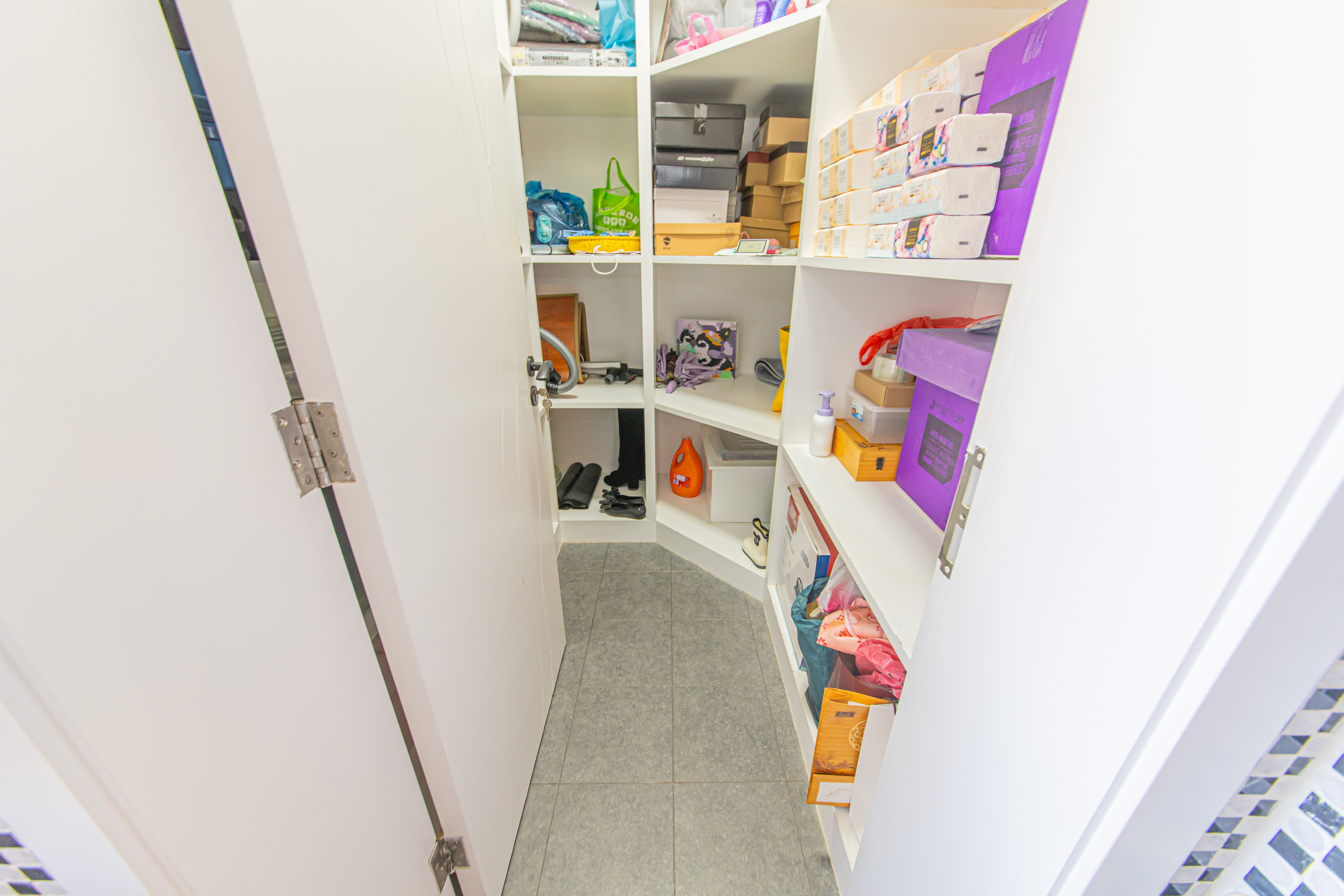 怡和山庄  4室2厅2卫    156.0万 怡和山庄  4室2厅2卫    156.0万阳台