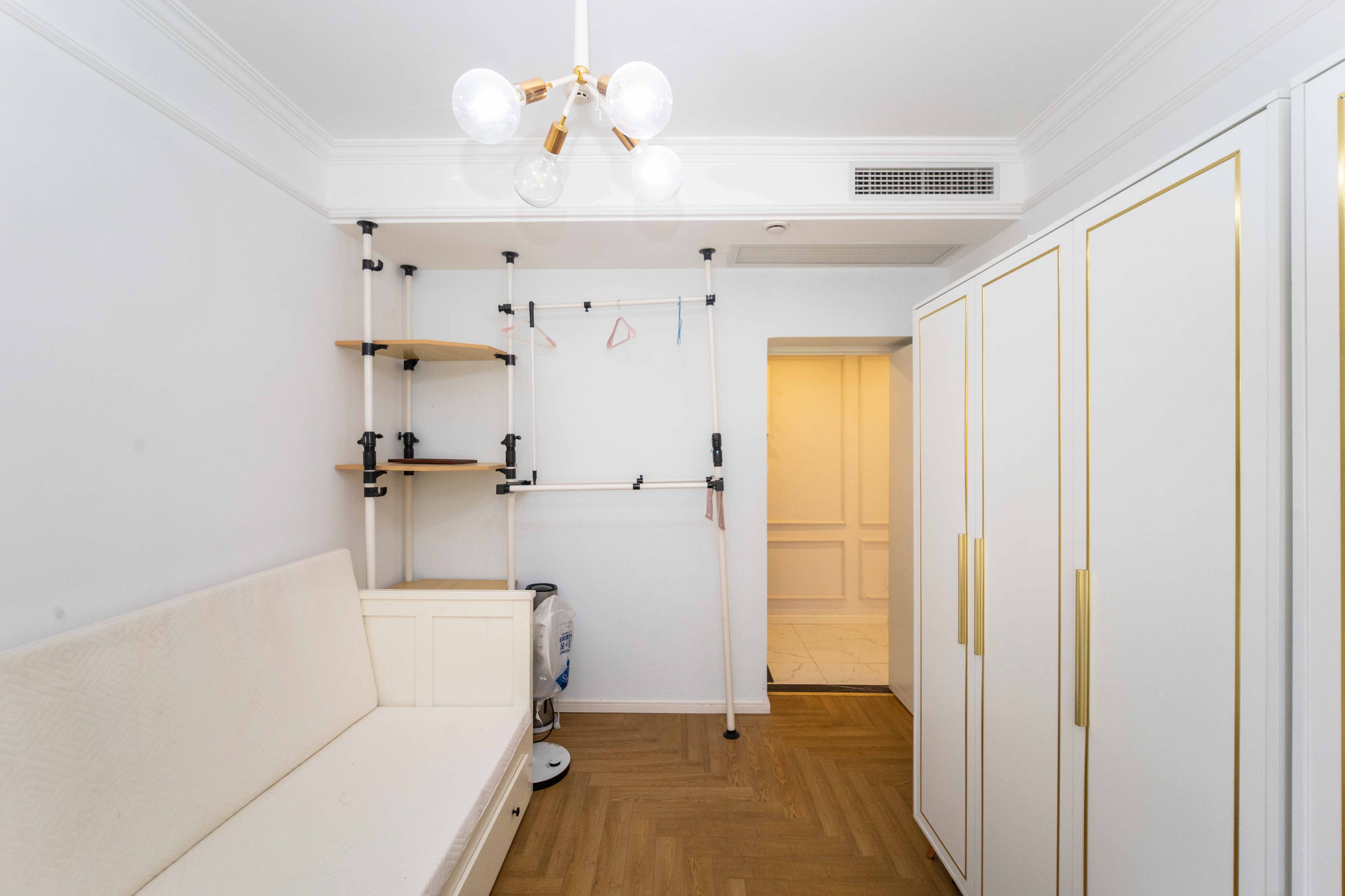 金地格林公馆  3室2厅2卫    130.0万卧室