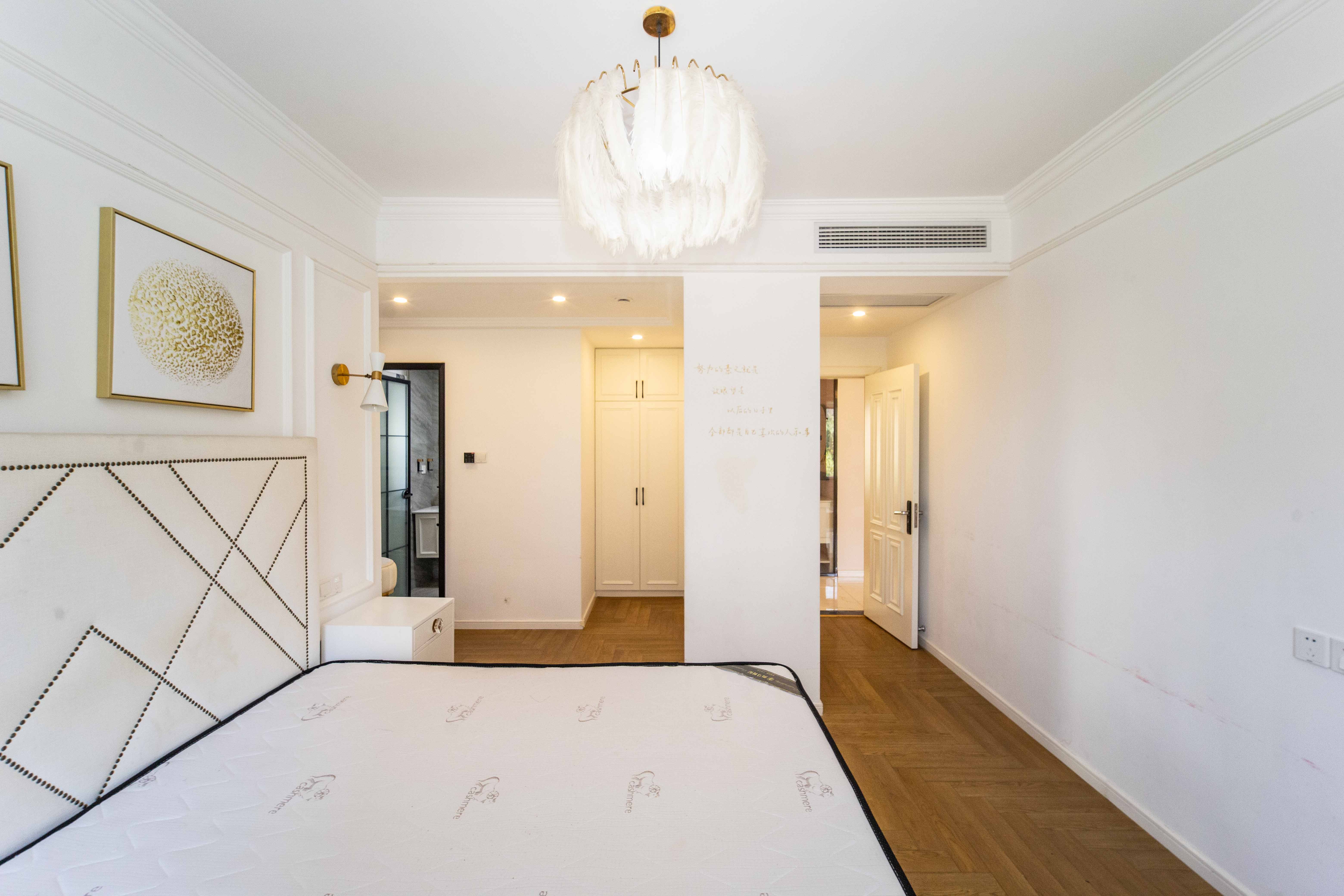 金地格林公馆  3室2厅2卫    130.0万卧室