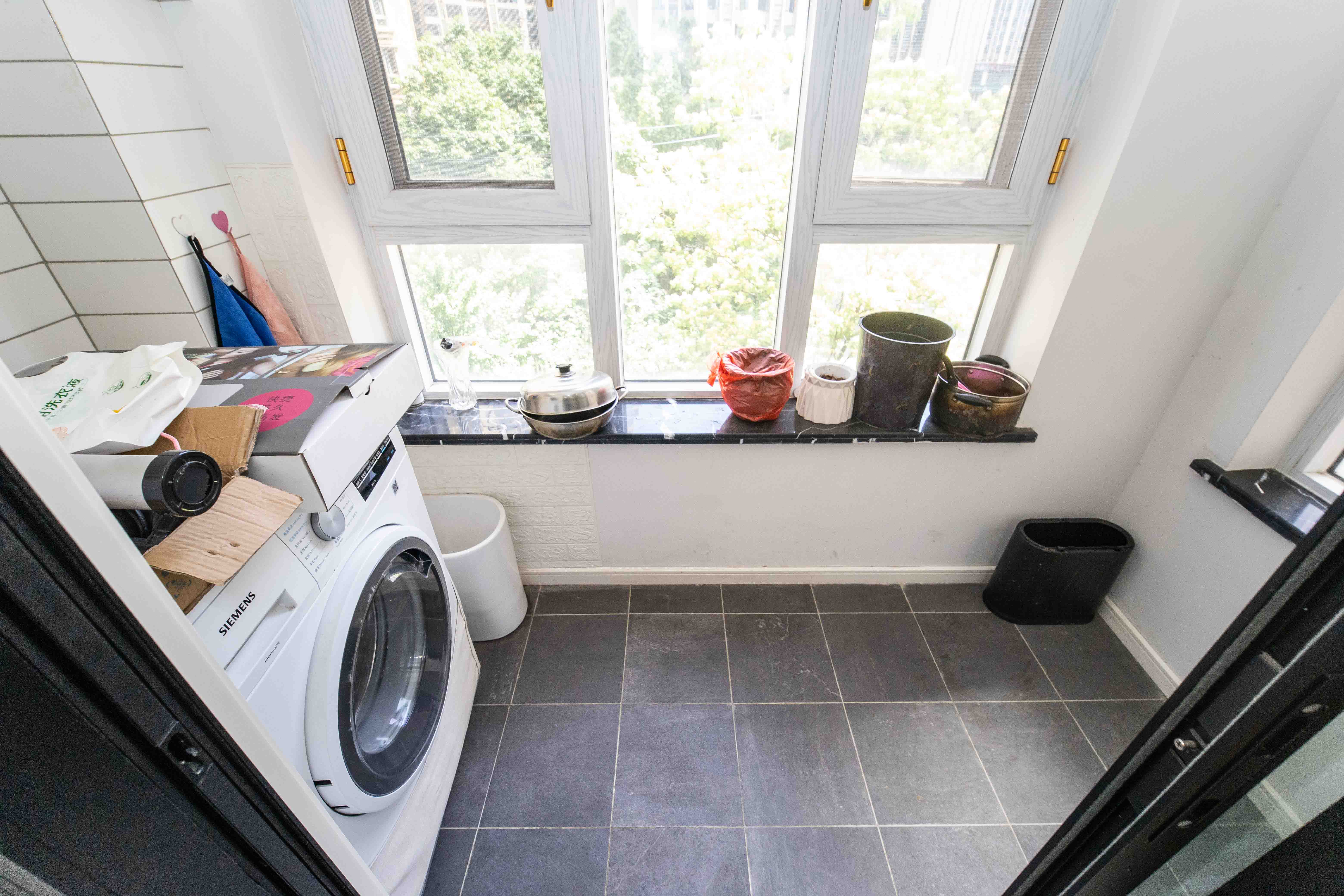 金地格林公馆  3室2厅2卫    130.0万阳台