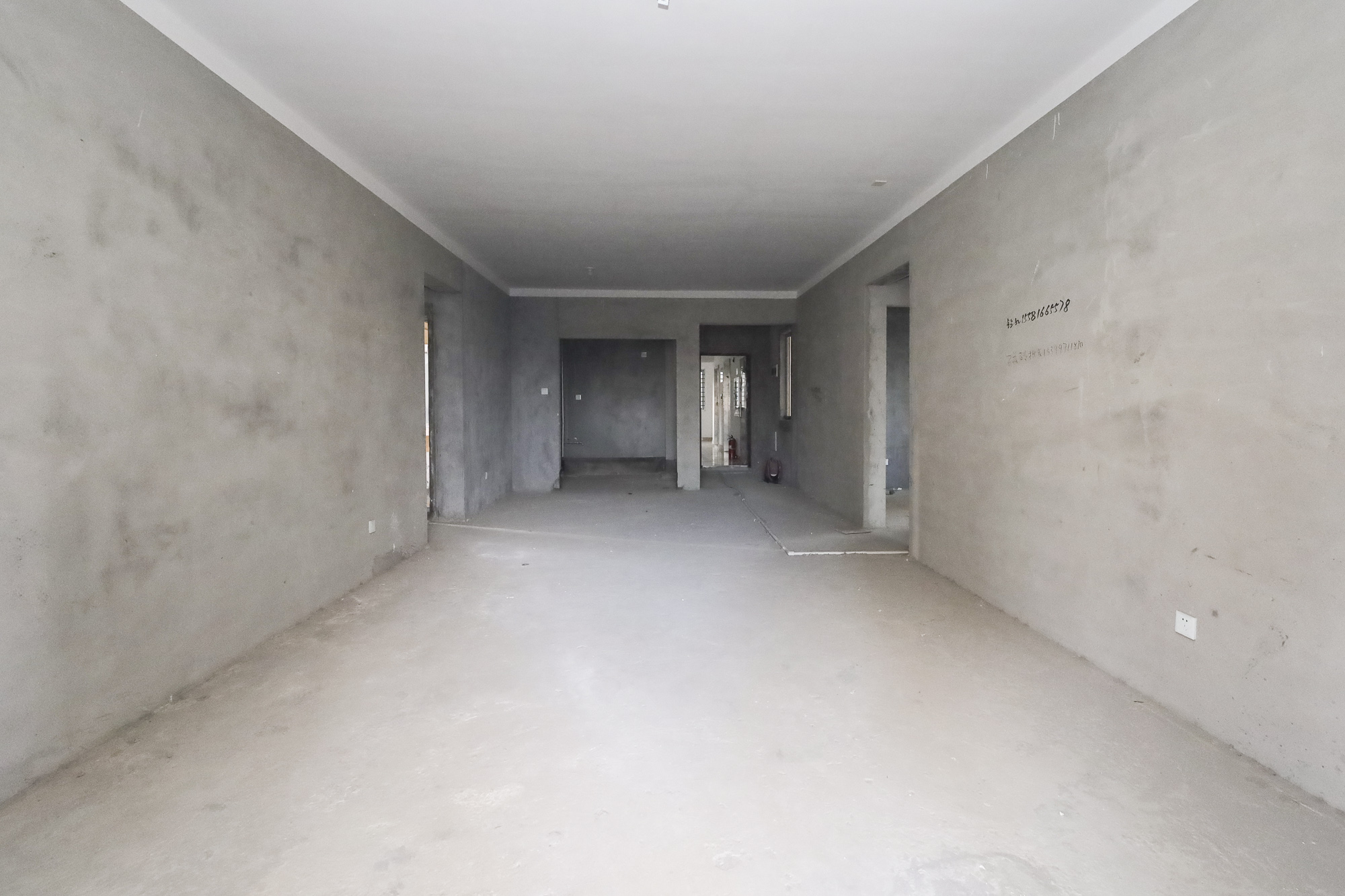 钱隆世家 3室2厅2卫 90.0万 钱隆世家 3室2厅2卫 90.0万客厅