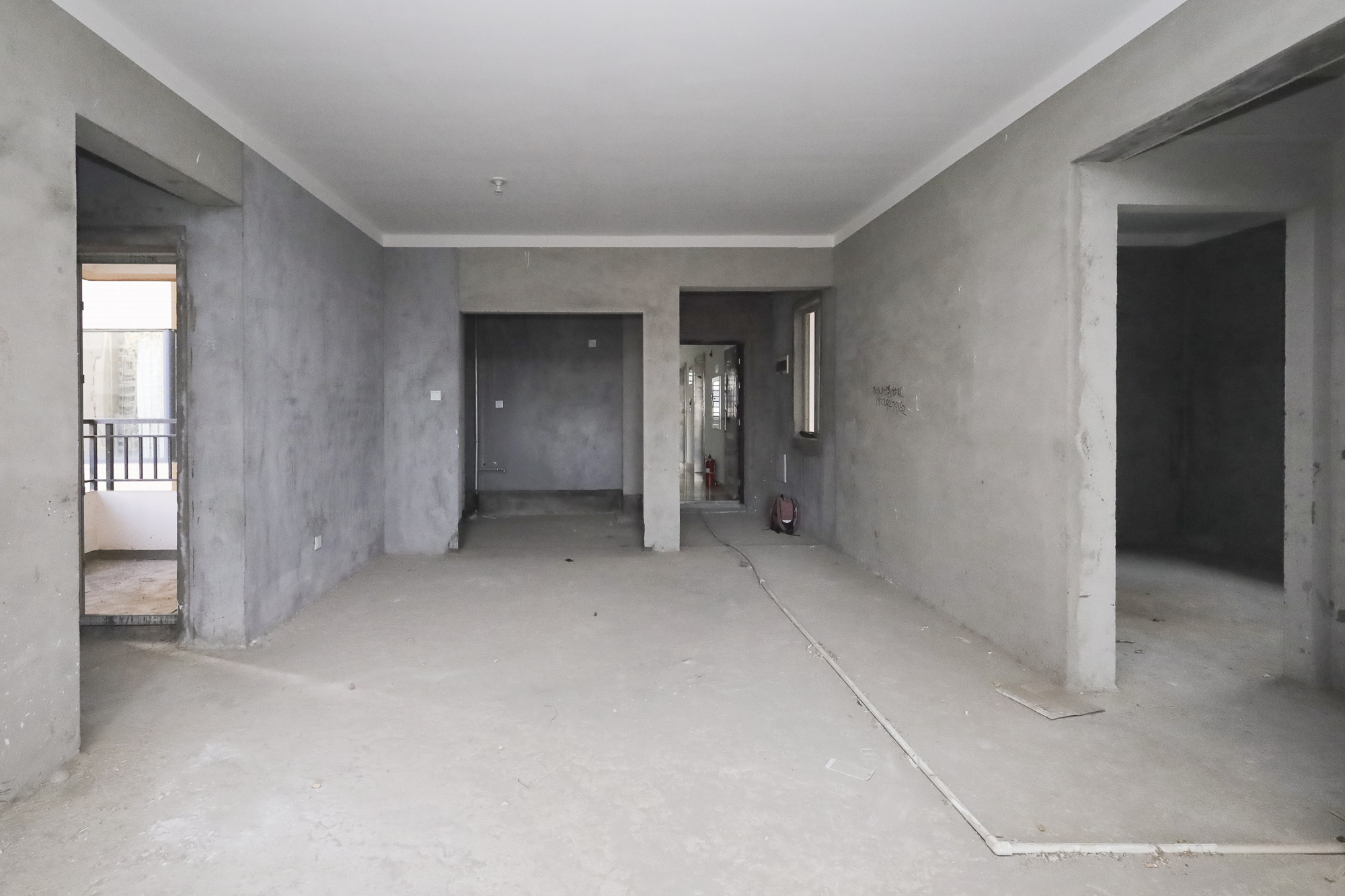 钱隆世家 3室2厅2卫 90.0万 钱隆世家 3室2厅2卫 90.0万客厅