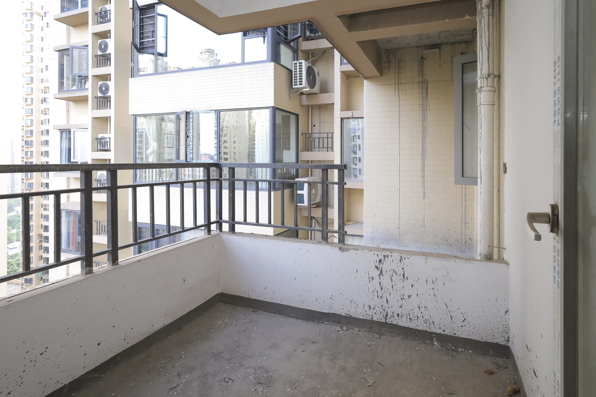 钱隆世家 3室2厅2卫 90.0万 钱隆世家 3室2厅2卫 90.0万卧室