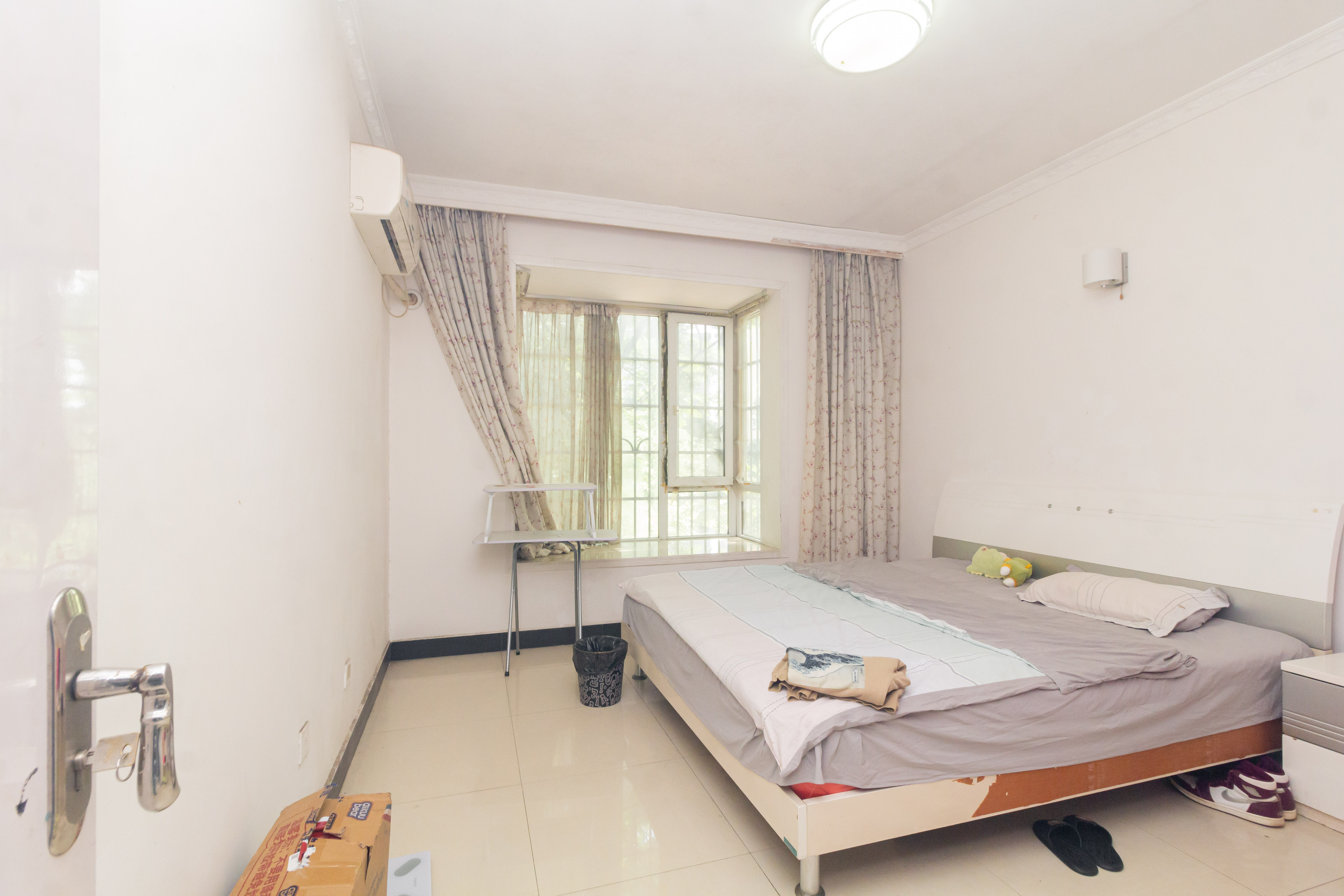 东业苹果社区  3室2厅1卫    49.8万卧室