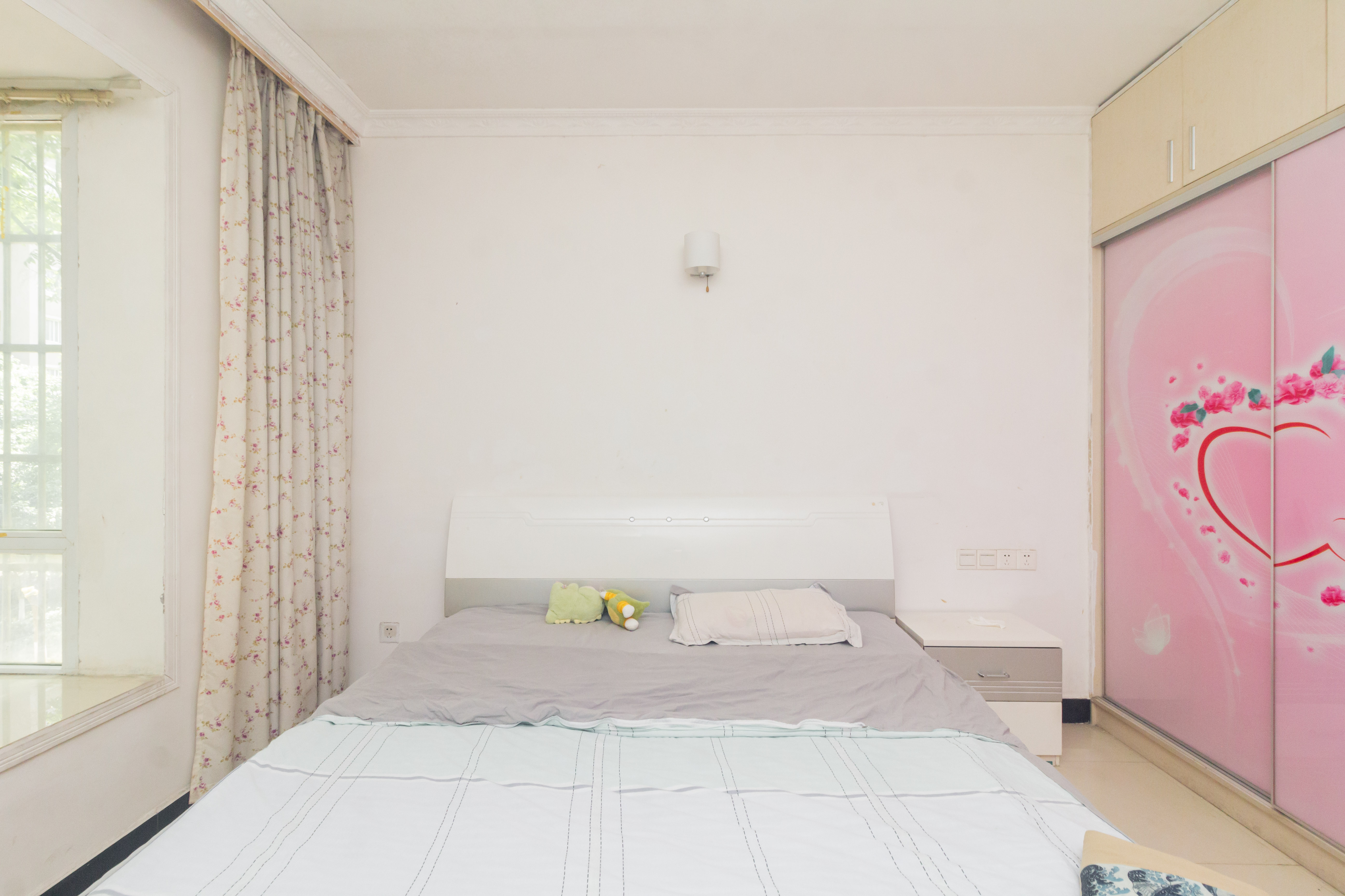 东业苹果社区  3室2厅1卫    49.8万卧室