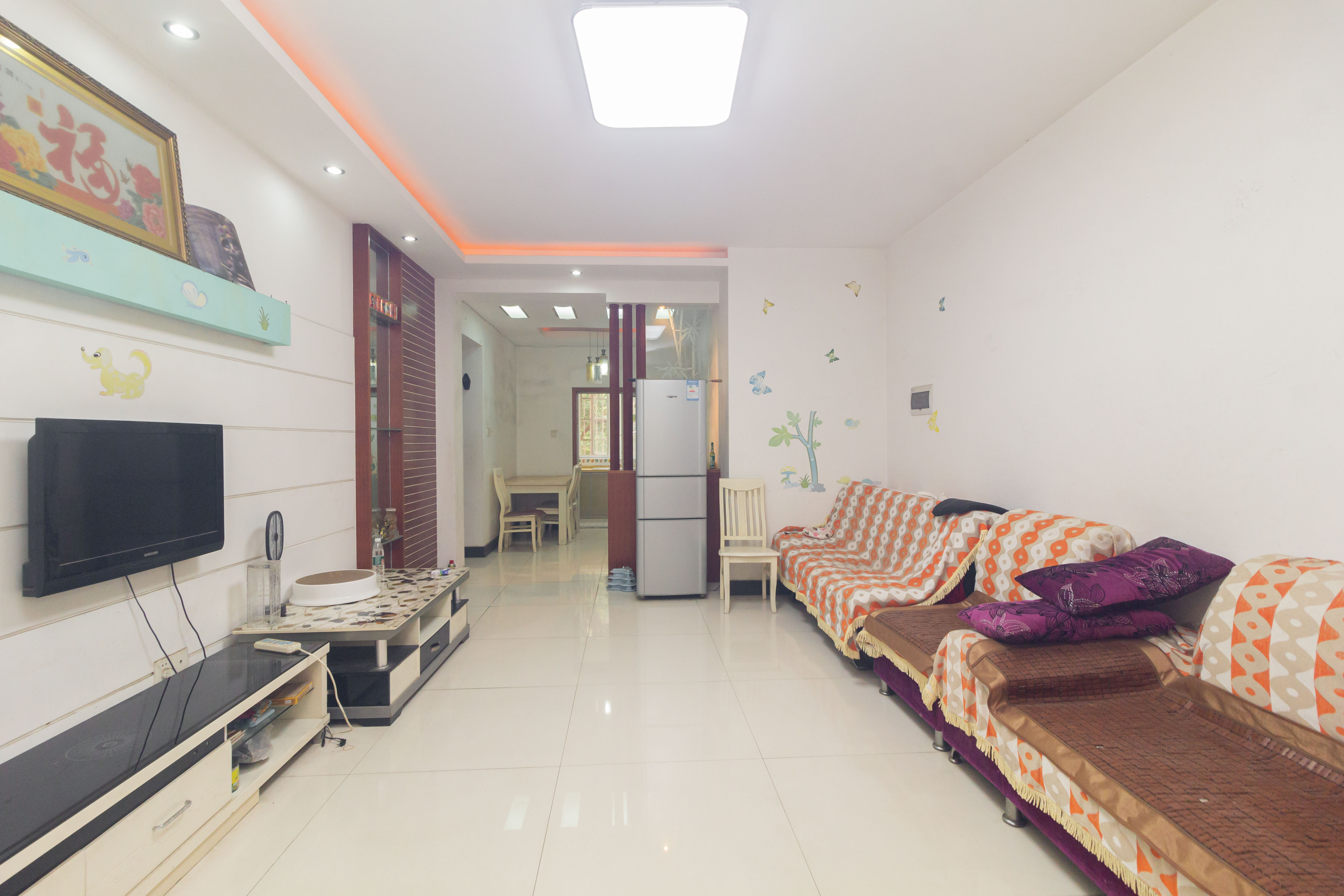 东城名苑 2室2厅1卫 48.8万 东城名苑 2室2厅1卫 48.8万客厅