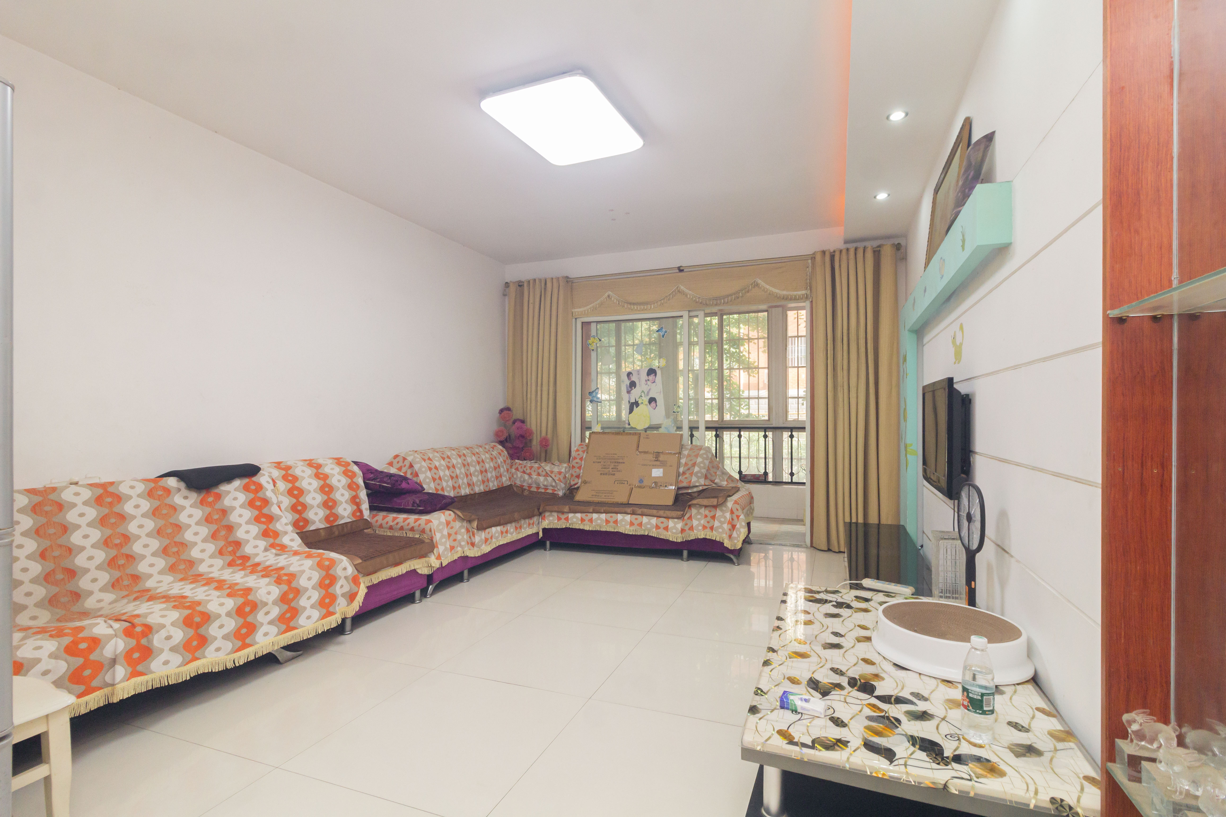 东城名苑 2室2厅1卫 48.8万 东城名苑 2室2厅1卫 48.8万客厅