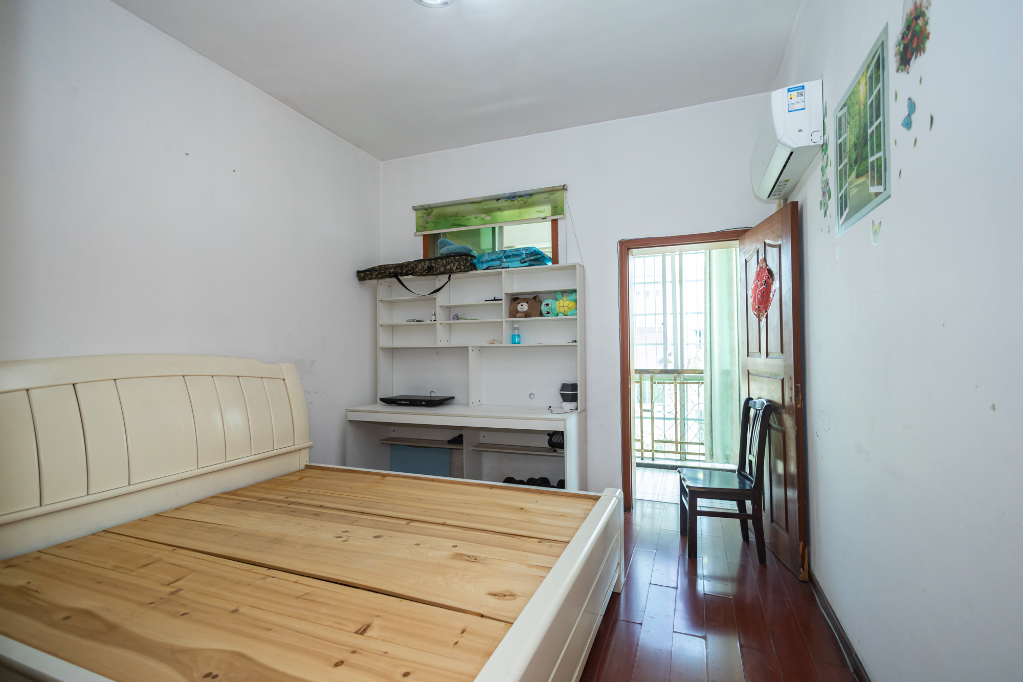 中南汽车世界 2室2厅1卫 35.0万 中南汽车世界 2室2厅1卫 35.0万卧室